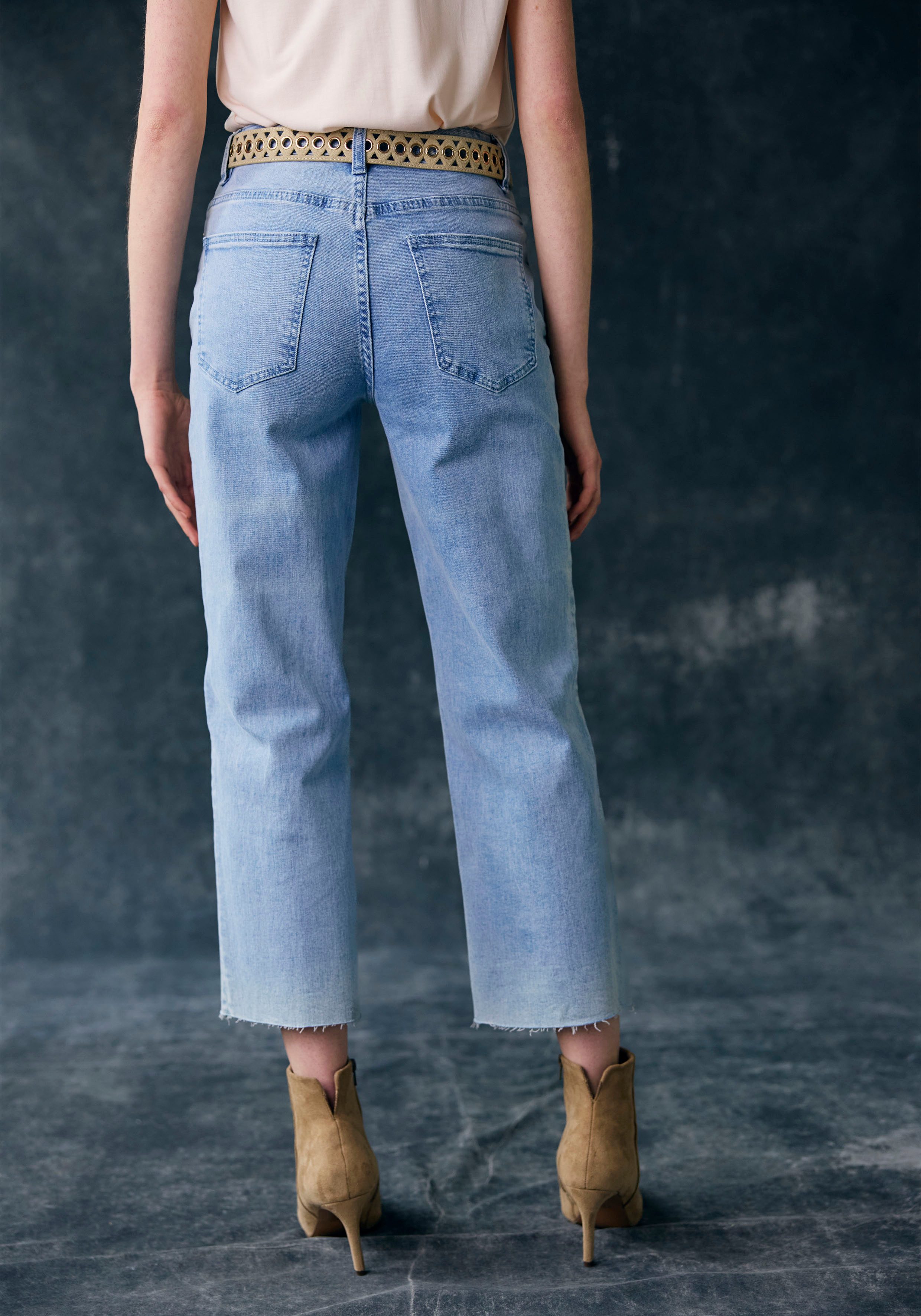 Buffalo Weite Jeans mit leicht ausgefranstem Beinabschluss, Culotte Jeans in 7/8-Länge