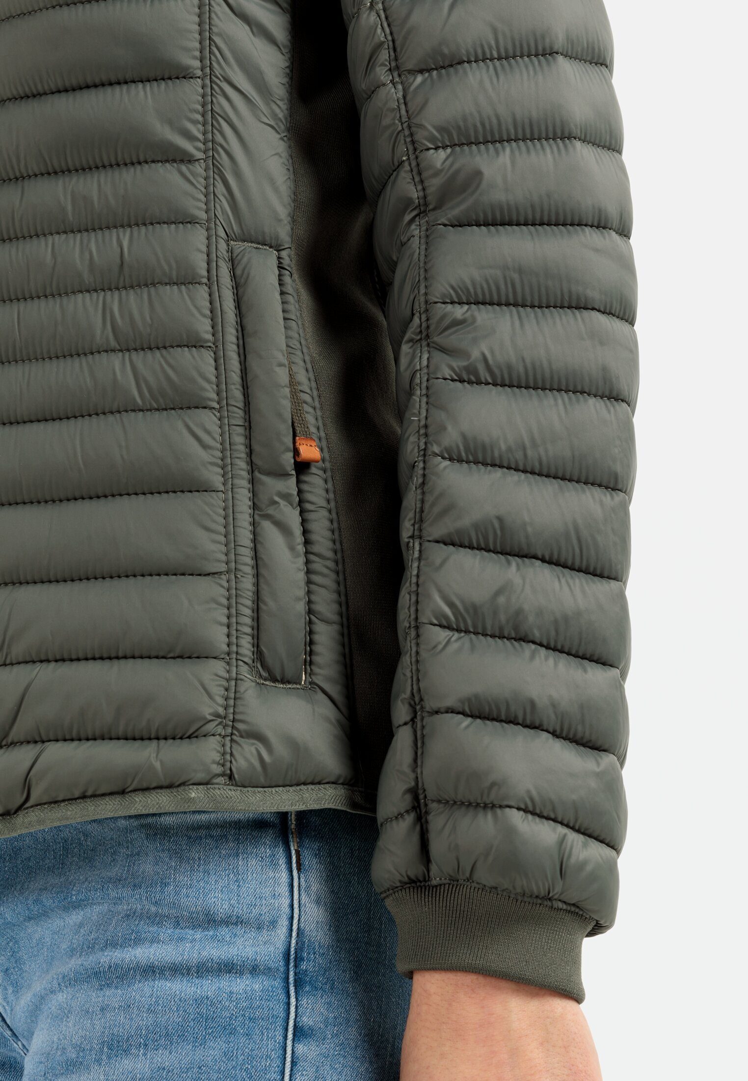 camel active Steppjacke leicht wattiert Langarm Kapuze Markenlabel