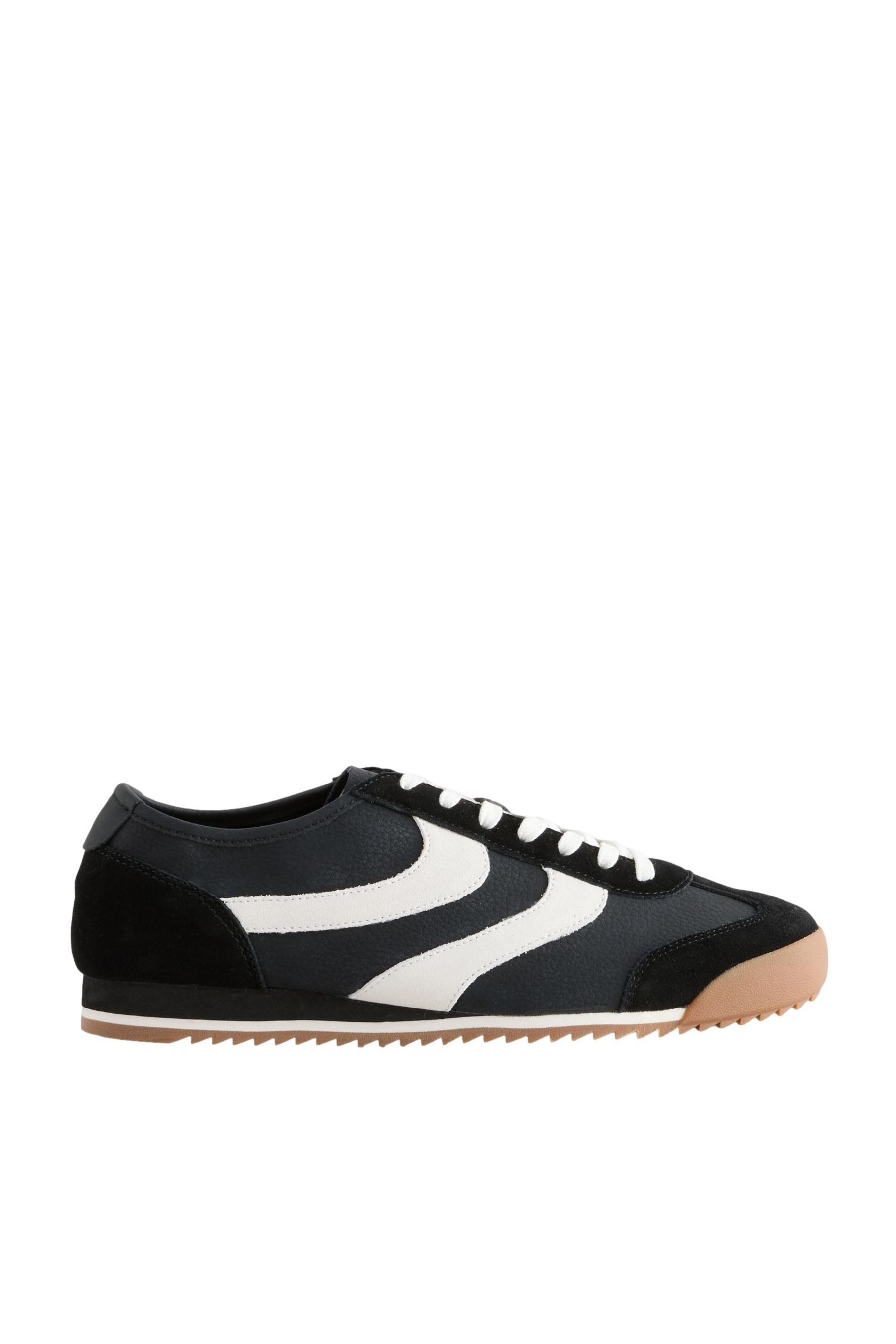 Schnürsneaker mit flachem Profil Sneaker