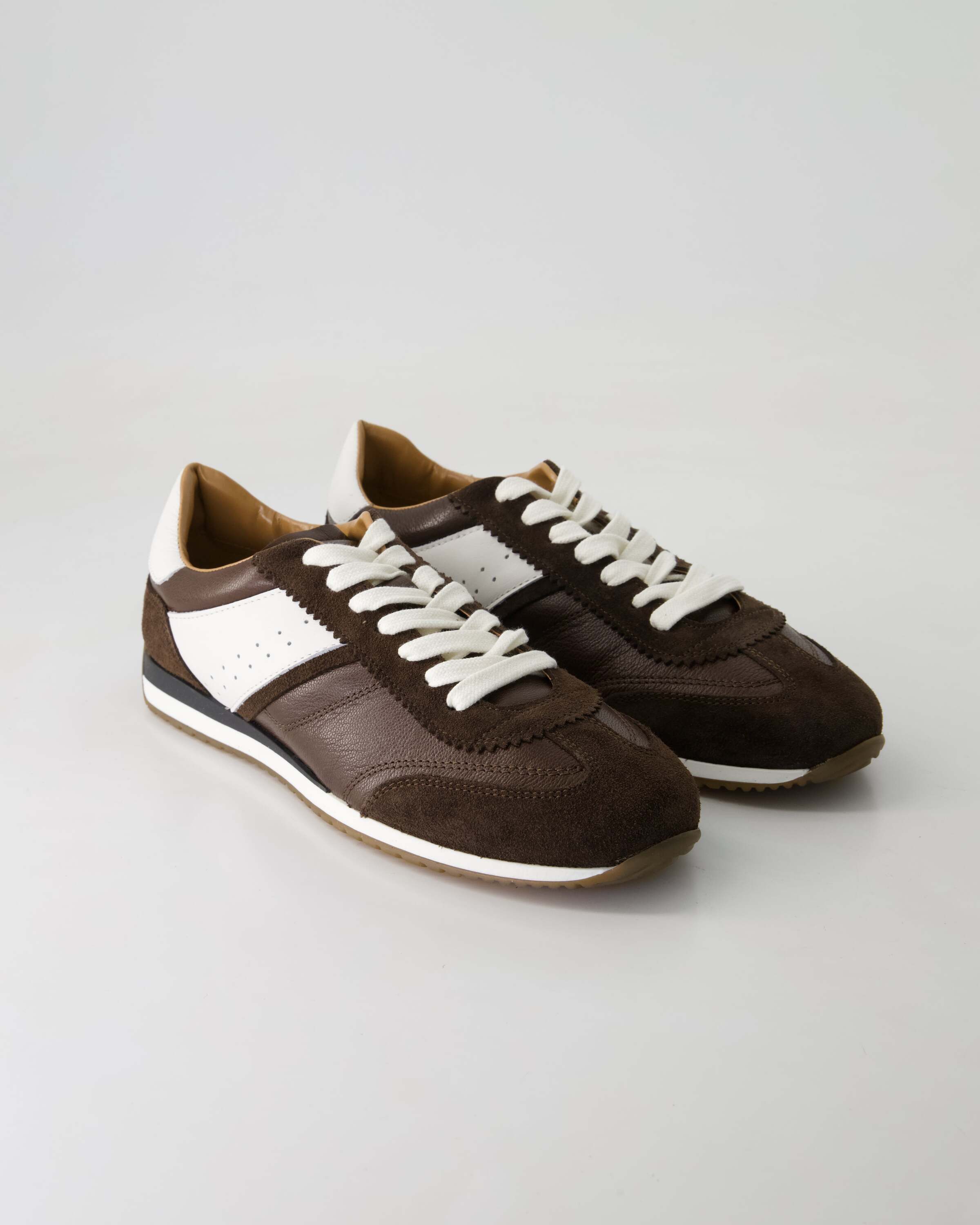 103 Sneaker