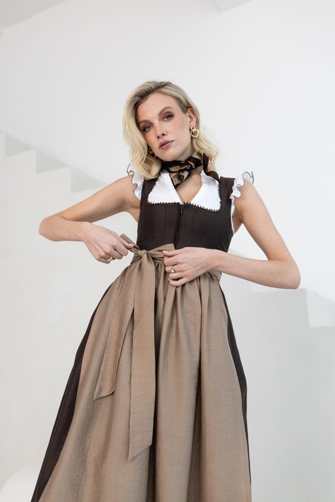 Madame Marie Dirndl Dirndl Lirael 80cm Länge lakritz taupe – Bild 5 von 5