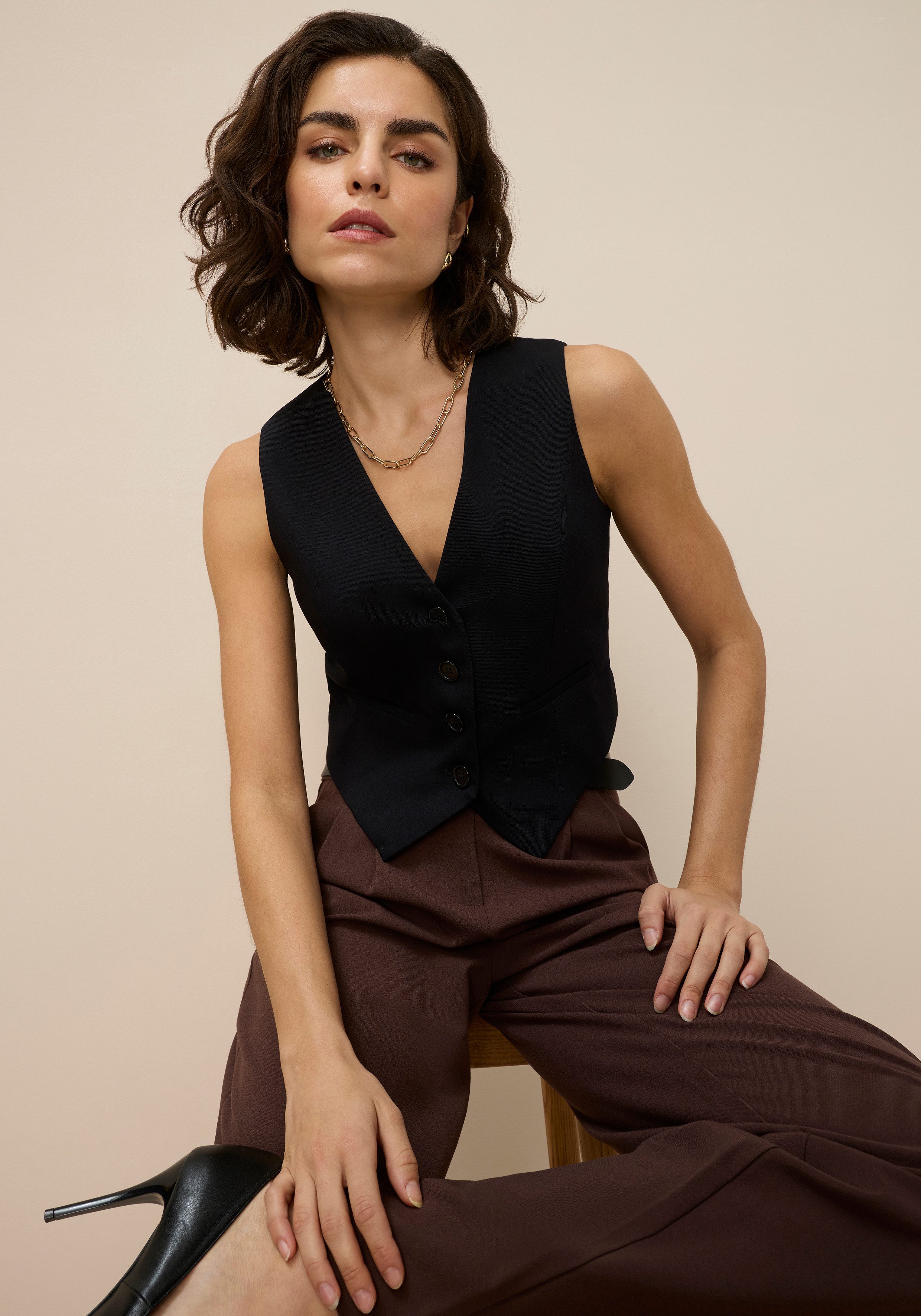 Laura Scott Anzugweste im trendigen Look. € 49,99, (€ 49,99 pro 1 Stk).