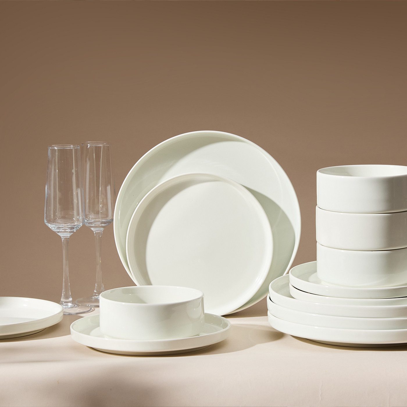 JIWOO Geschirr-Set 18er Tafelservice TellerSet Kombiservice Schüssel Speiseteller Set (18-tlg), 6 Personen, Keramik, Hochwertiges Keramik Geschirr Set Weiß Mikr – Bild 5 von 5