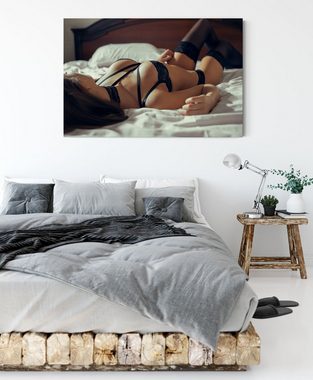 Pixxprint Leinwandbild Frau in erotischen Dessous auf Bett, Frau in erotischen Dessous auf Bett (1 St), Leinwandbild fertig bespannt, inkl. Zackenaufhänger
