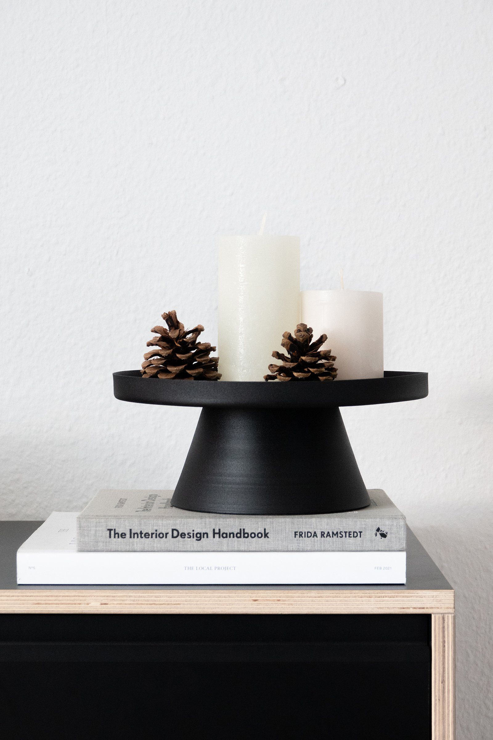 LaLe Living Dekotablett Deko-Objekt Ständer mit Deko-Tablett Enisa in Schwarz, Ø 26 cm