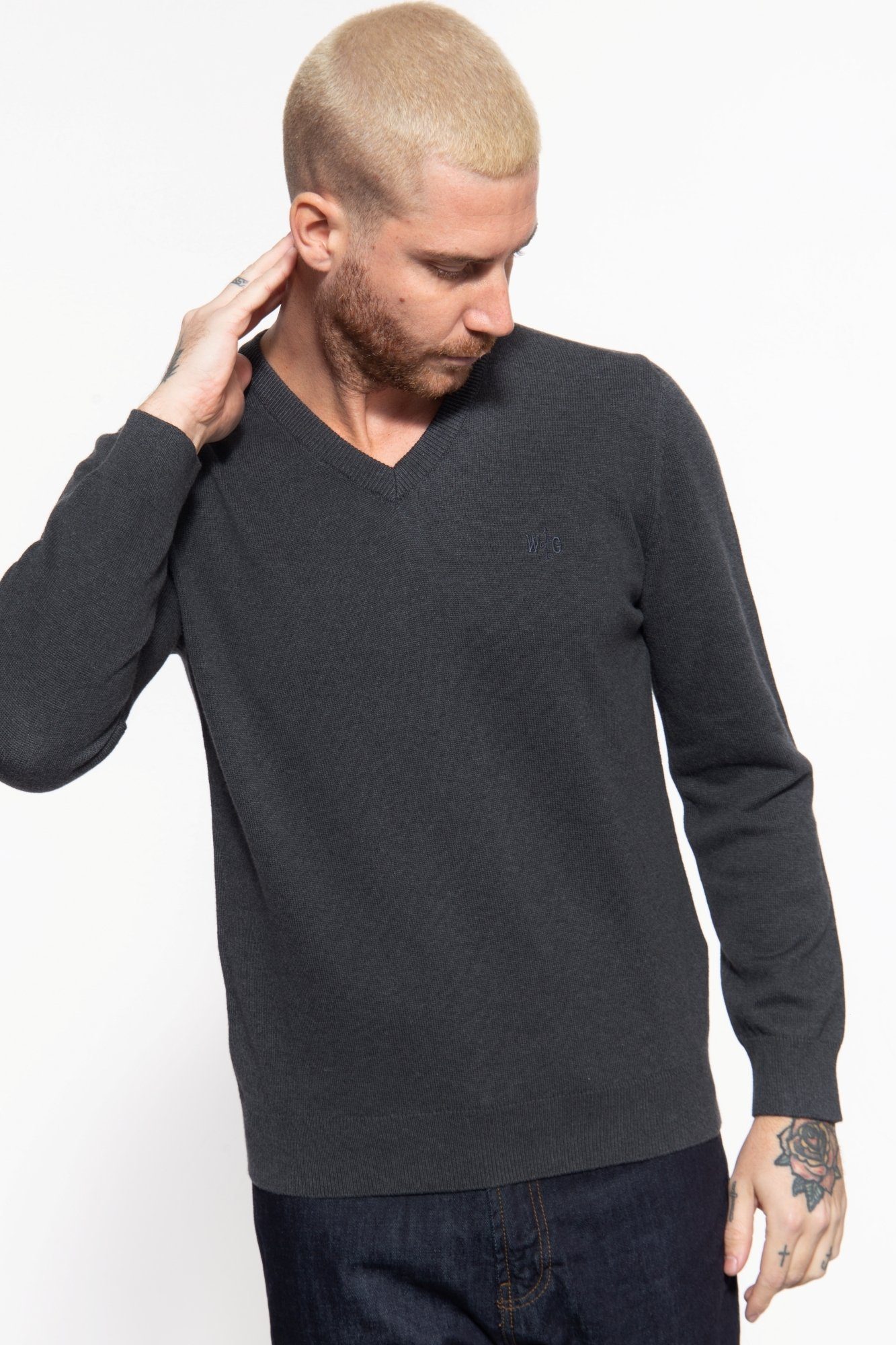 Way of Glory Strickpullover mit dezenter Logo-Stickerei auf der Brust