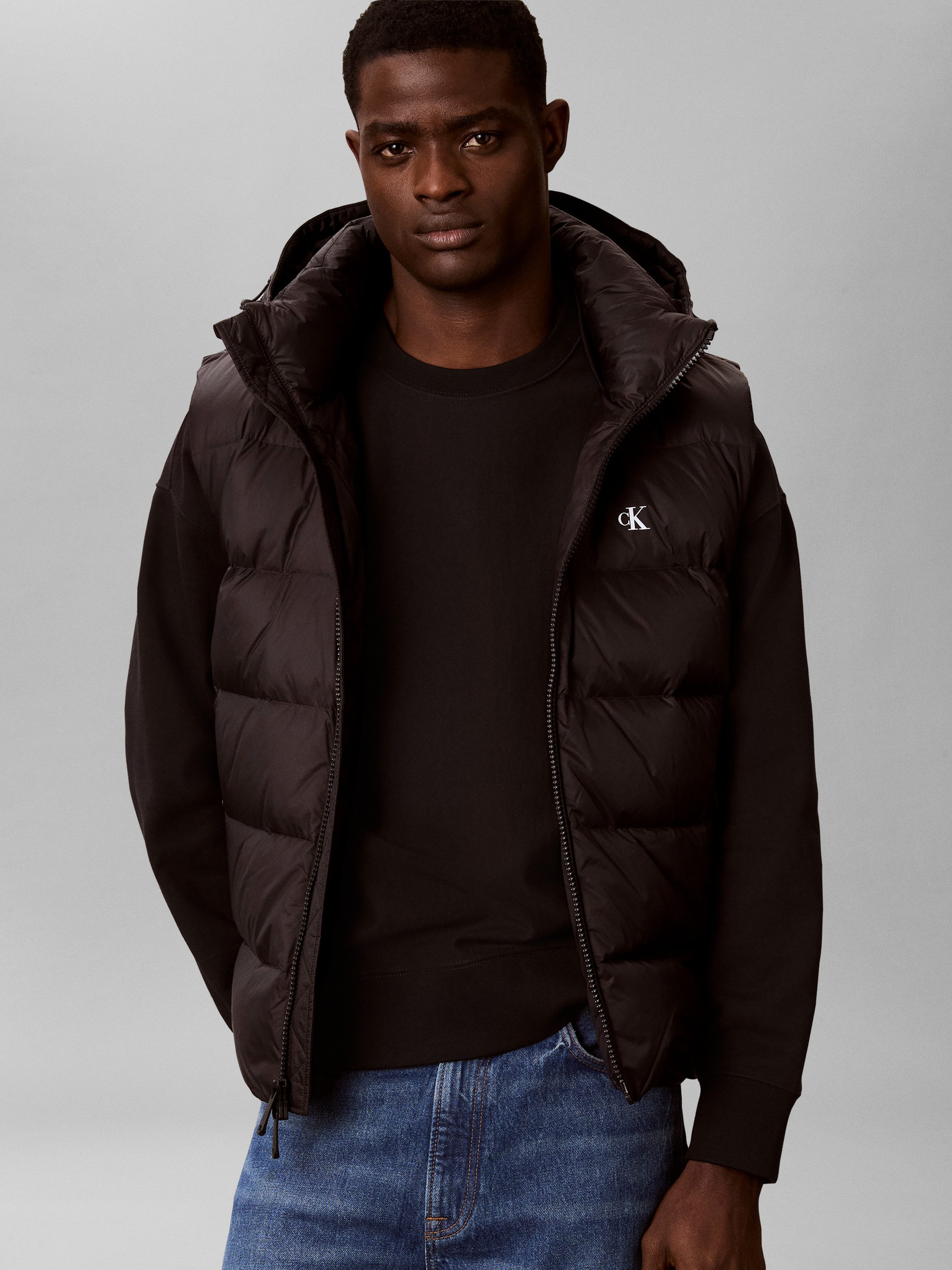 Calvin Klein Jeans Steppweste NYLON ZIP OFF HOOD Regular fit mit abnehmbarer Kapuze
