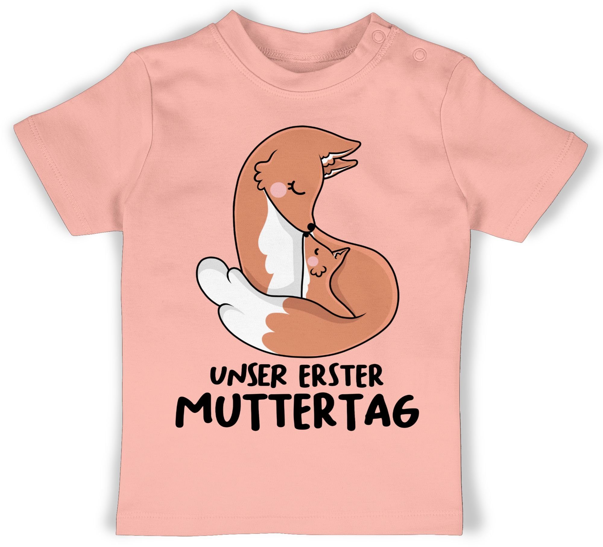 Shirtracer T-Shirt Unser erster Muttertag I Füchsen Muttertagsgeschenk 2 Babyrosa