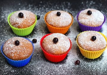 PRECORN Muffinform 24er Silikon Cupcake-Formen Muffins Wiederverwendbare Muffinförmchen