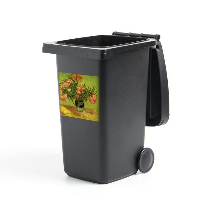 MuchoWow Wandsticker Stillleben Vase mit Oleander und Büchern - Vincent van Gogh (1 St) Mülleimer-aufkleber Mülltonne Sticker Container Abfalbehälter