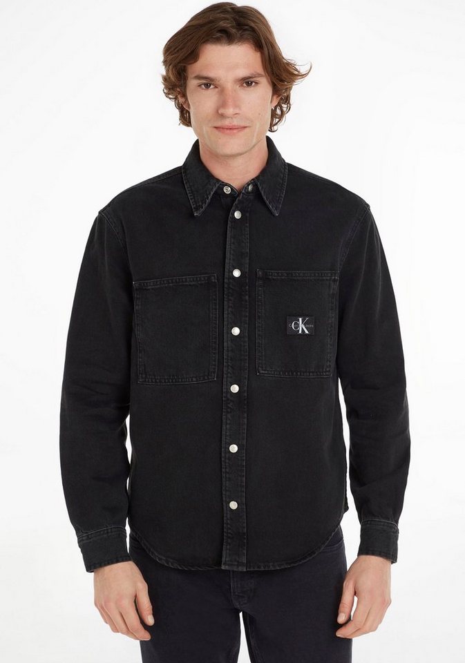 Calvin Klein Jeans Jeanshemd RELAXED LINEAR DENIM SHIRT mit Calvin Klein  Logo-Badge auf der Brust, Durchgehender Druckknopfverschluss