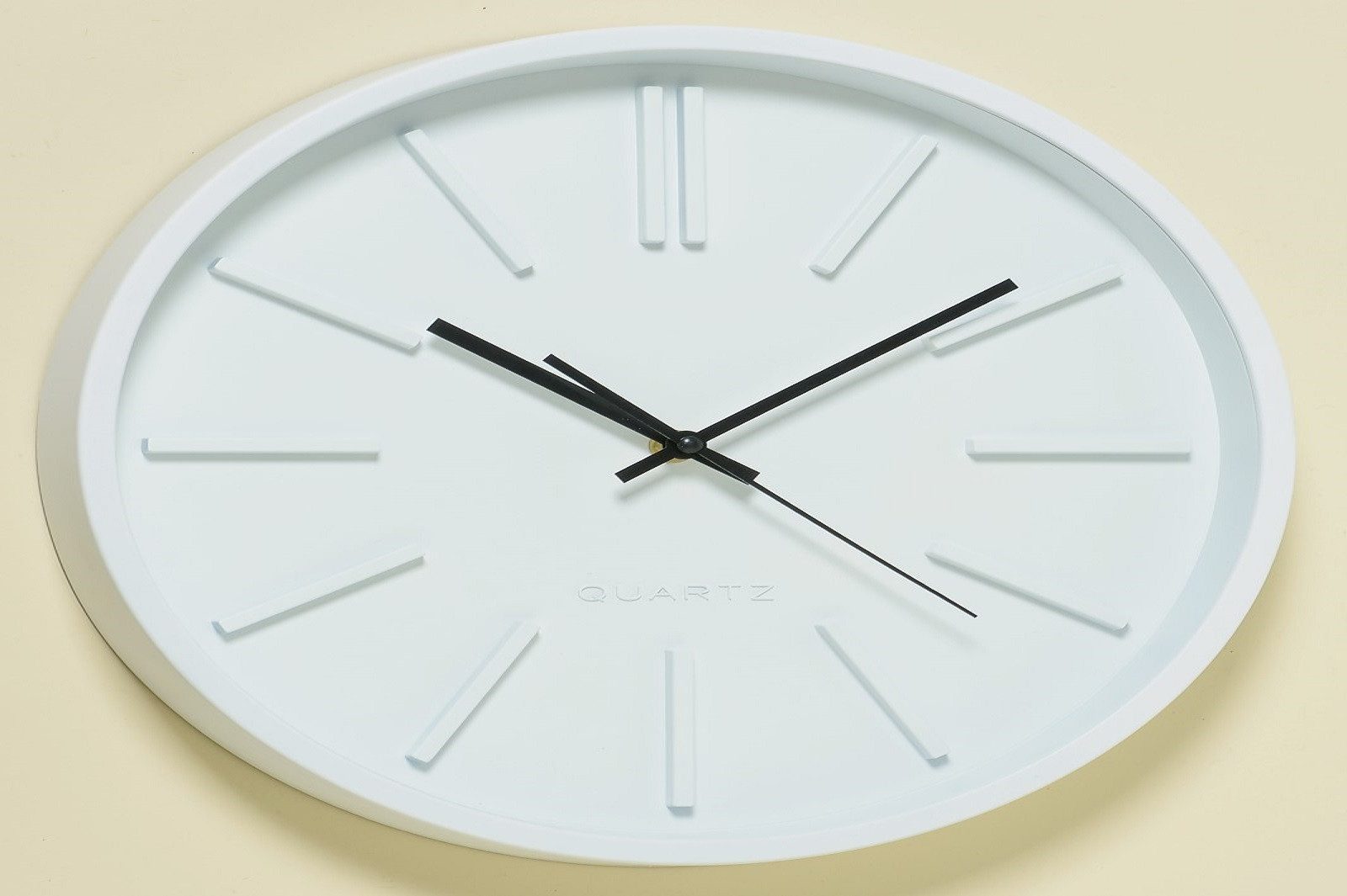 BOLTZE GRUPPE GmbH Wanduhr Wanduhr Küchenuhr Ø 36 cm Kunststoff weiß