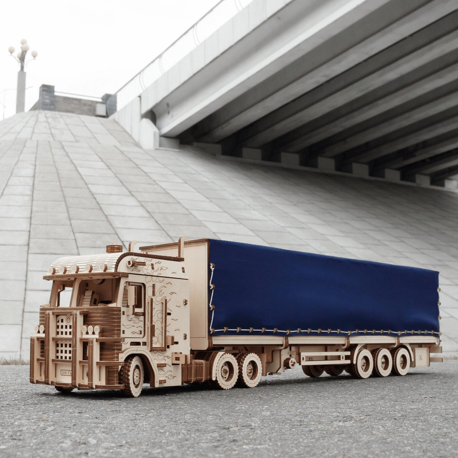 Eco Wood Art Modellbausatz ROAD KING LKW Aufleger aus Holz, (251-tlg)