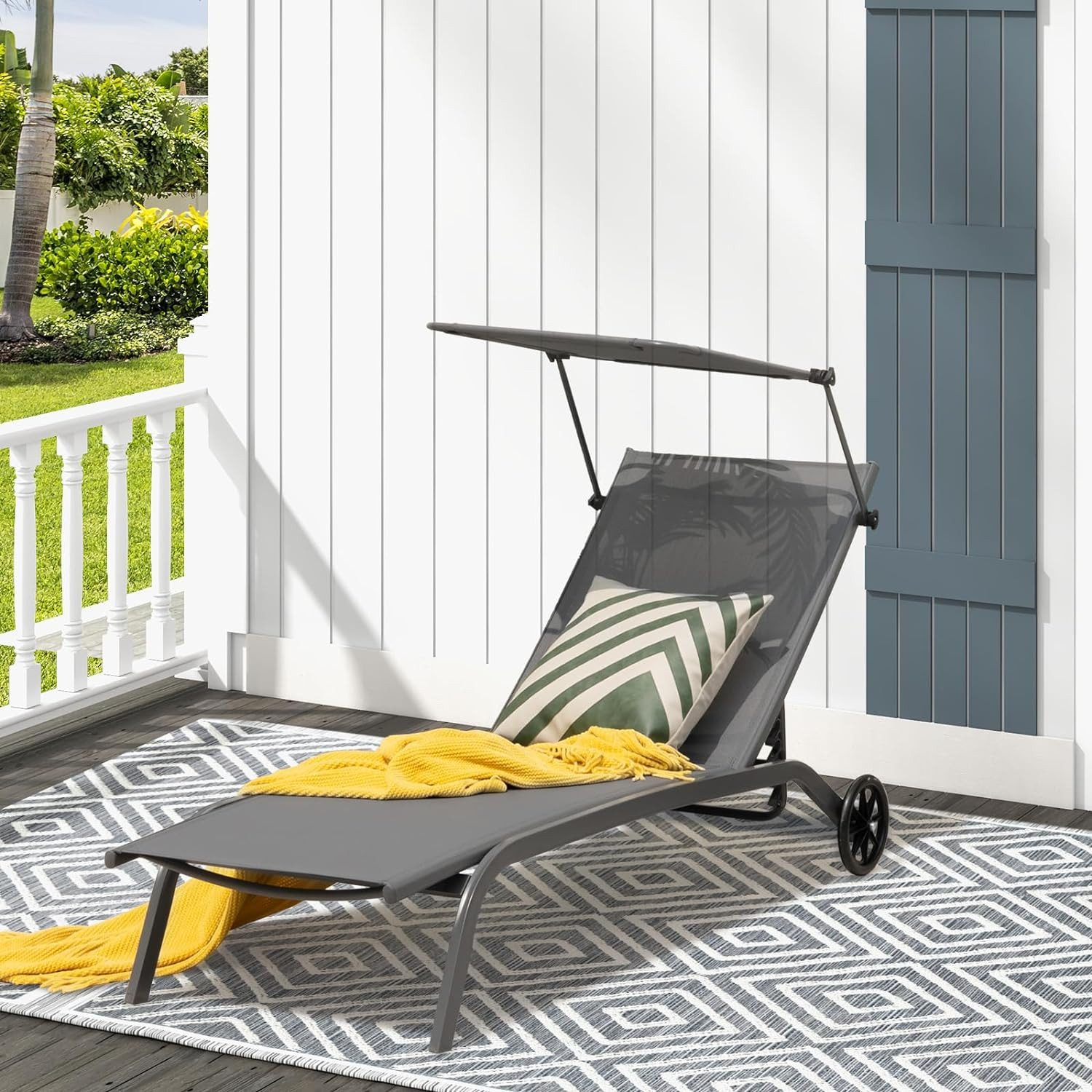 KOMFOTTEU Relaxliege Liegestuhl Gartenliege, 1 Teile, mit Dach, Rollen & Getränkehalter