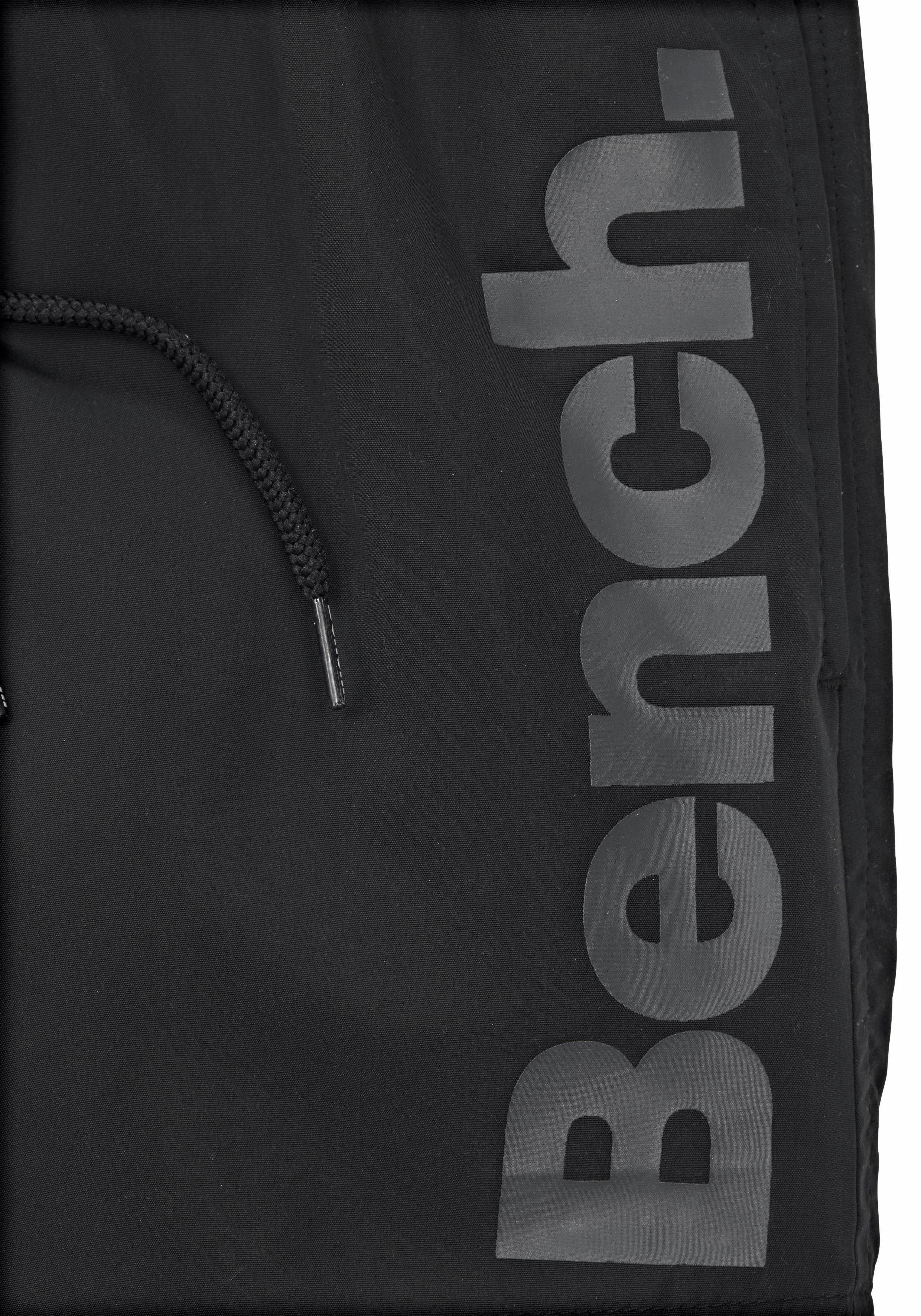 Bench. Badeshorts mit seitlichem Logoschriftzug – Bild 4 von 5
