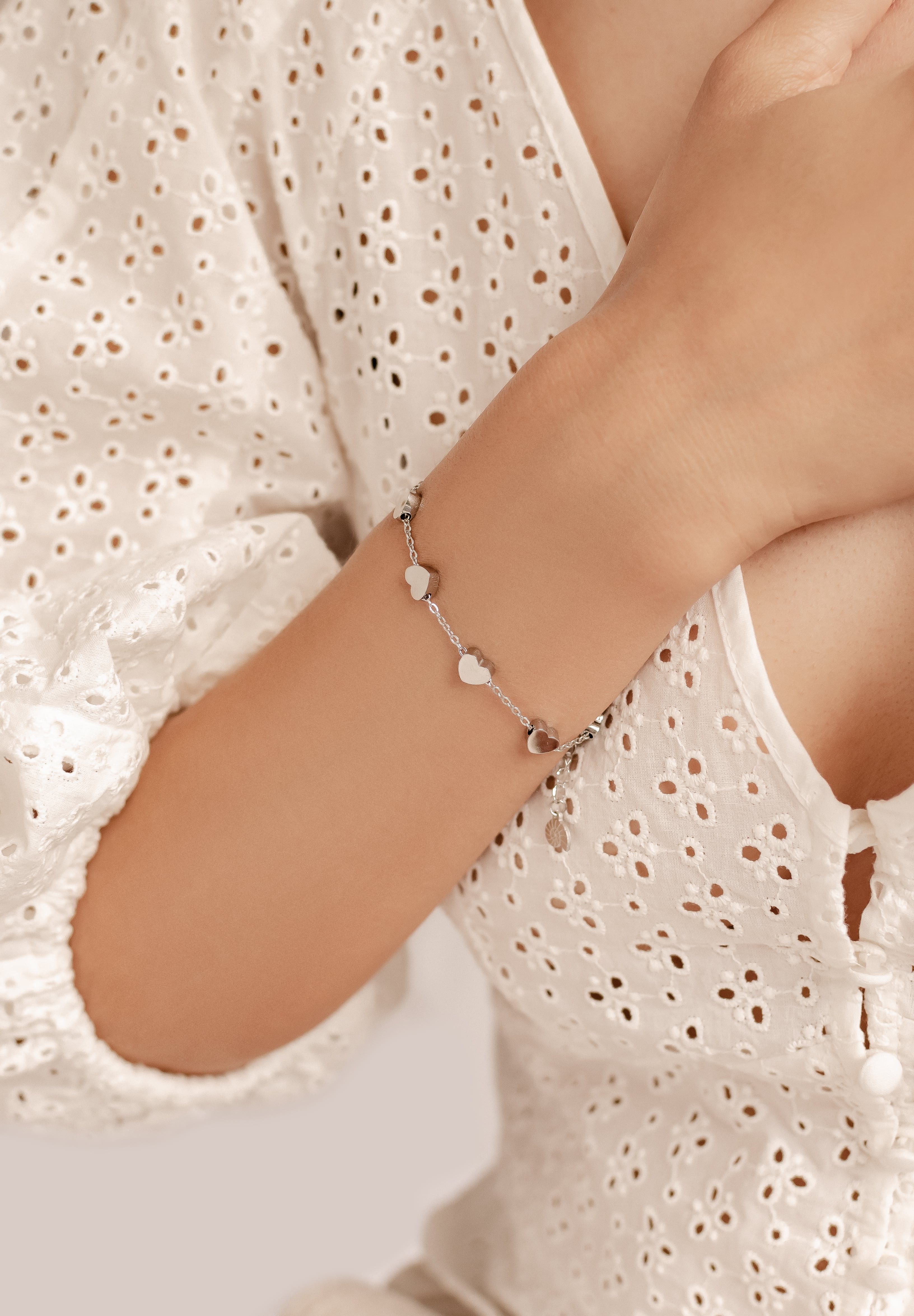 Hey Happiness Charm-Armband Liebe Herz, Romantische Edelstahl Armkette Damen, wasserfest