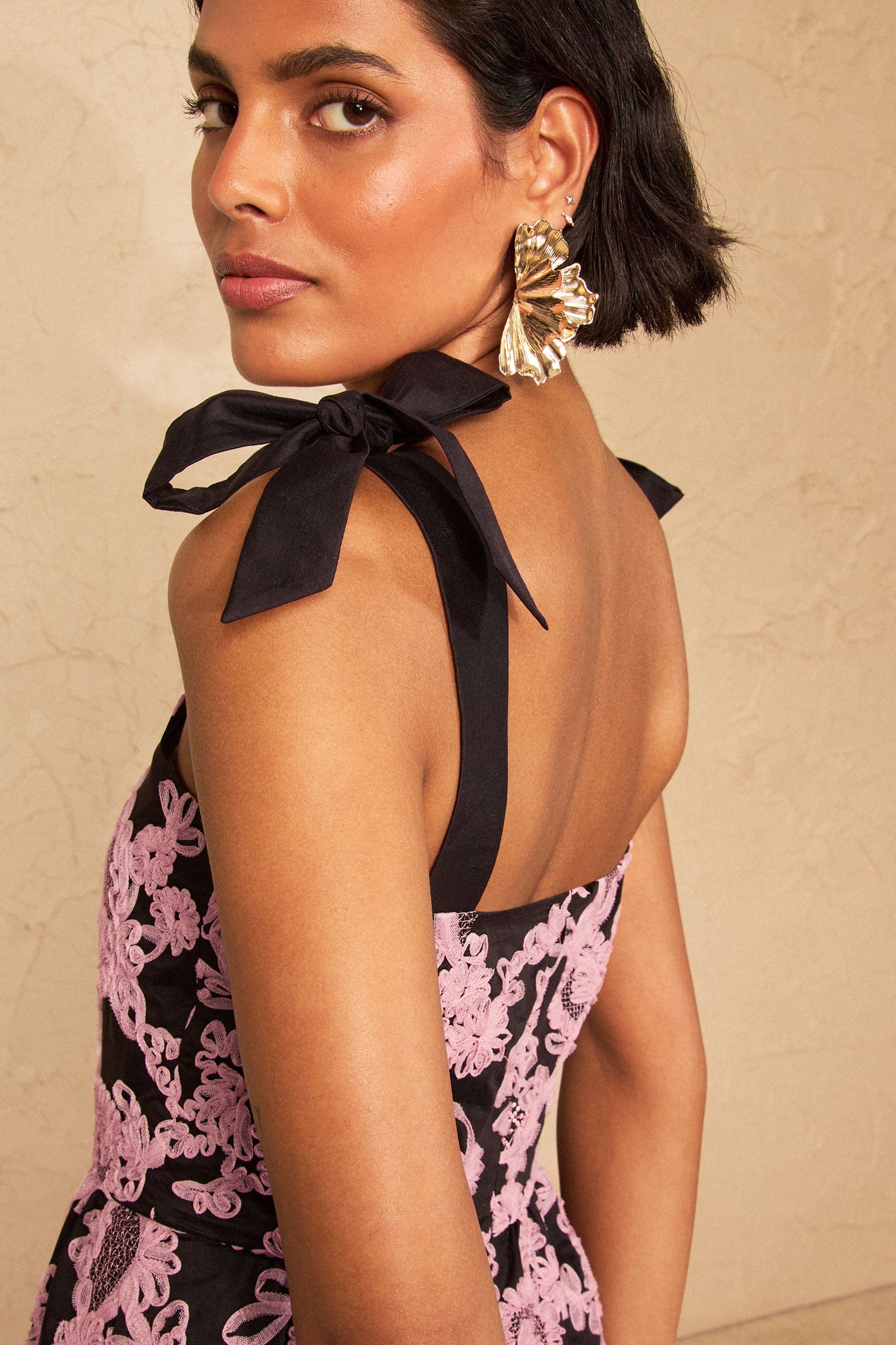Love & Roses Midikleid Love & Roses strukturiertes Puffball-Midikleid (1-tlg)
