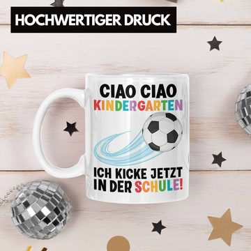 Trendation Tasse Trendation - Einschulung Junge Fußball Schulkind Geschenk für Schultüte Füllung Tasse Schulstart 1. Schultag Schuleinführung Schulanfang Geschenkidee 2022