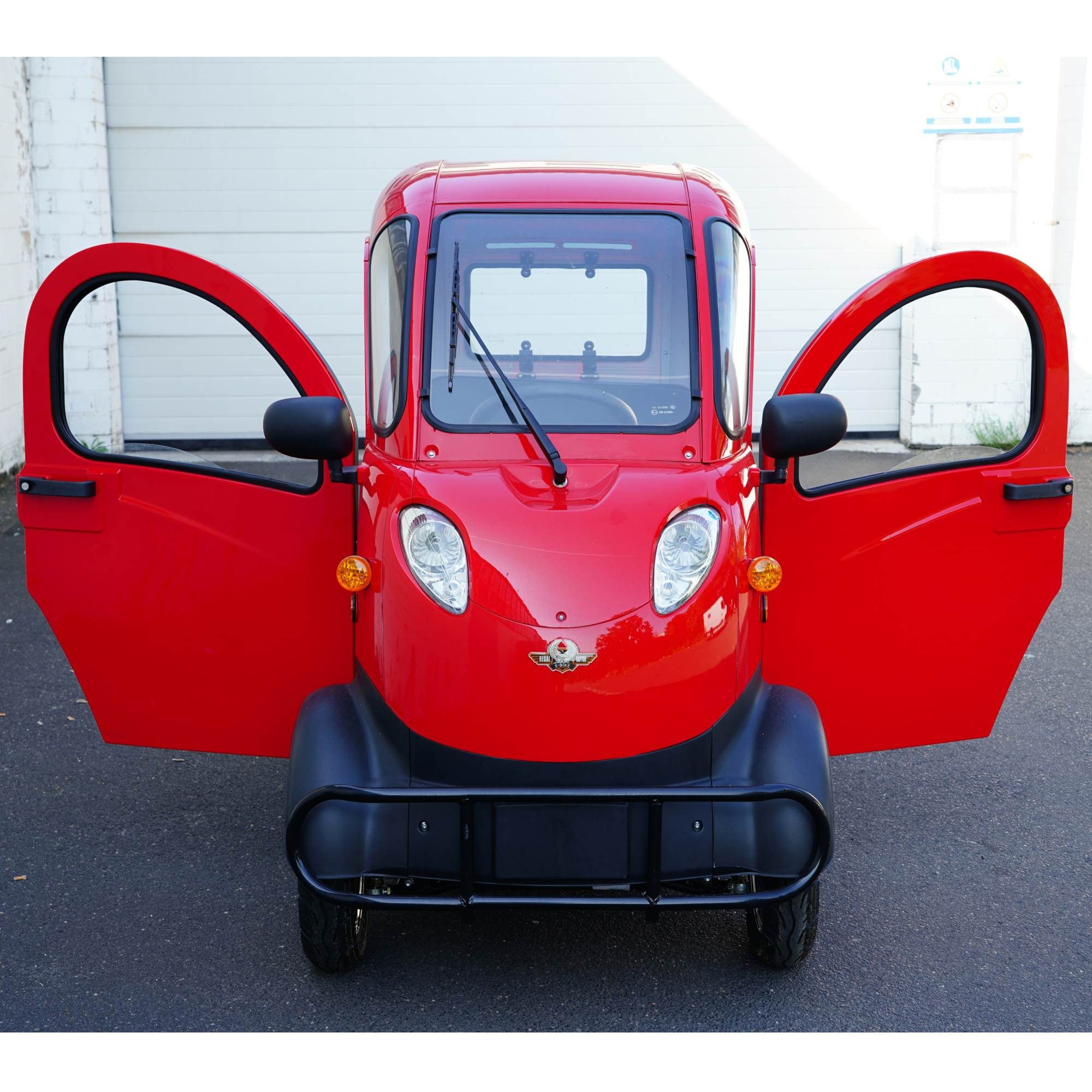 Urban Hopper E-Scooter Electric Cabin Scooter "Urban Hopper" with road approval, 2500 W, 45 km/h, 2500W, lead-acid battery, up to 50km range COC