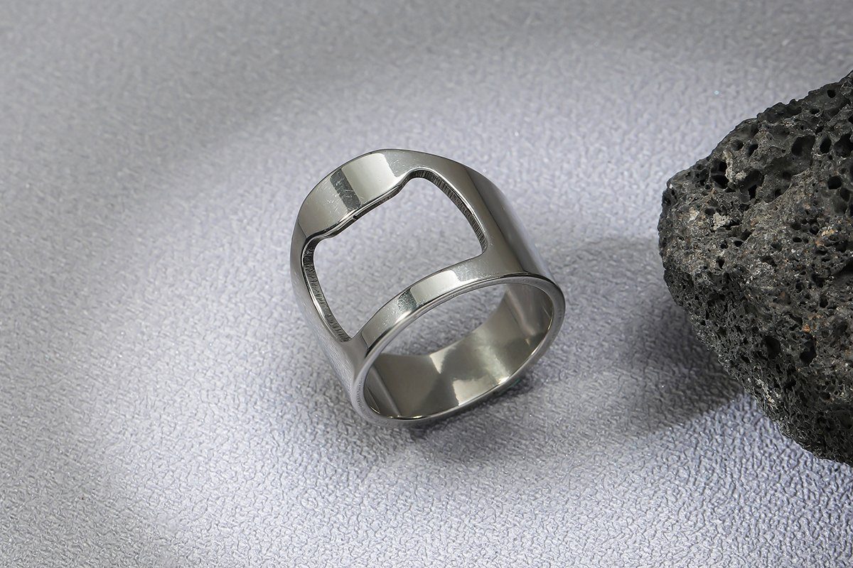Eyecatcher Fingerring Flaschenöffner Ring aus robustem Edelstahl Kapselhebe günstig online kaufen