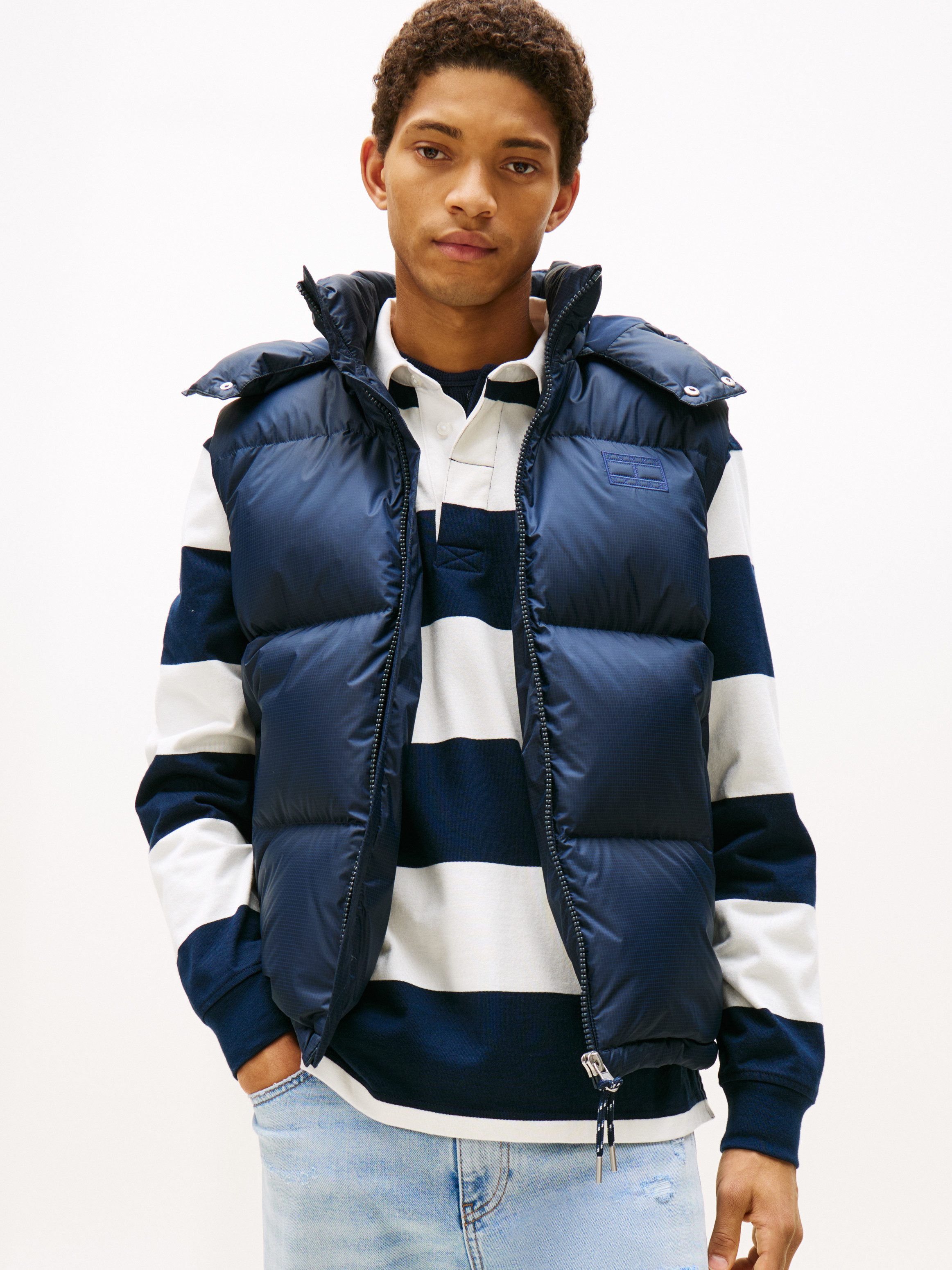 Tommy Jeans Steppweste ALASKA DOWN VEST Regular fit mit abnehmbarer Kapuze günstig online kaufen