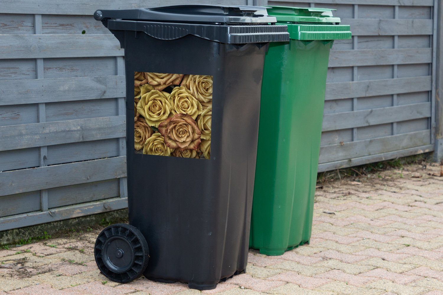 MuchoWow Wandsticker Rosen - Gold Container, - Mülleimer-aufkleber, Abfalbehälter Mülltonne, Sticker, (1 St), Blumenstrauß