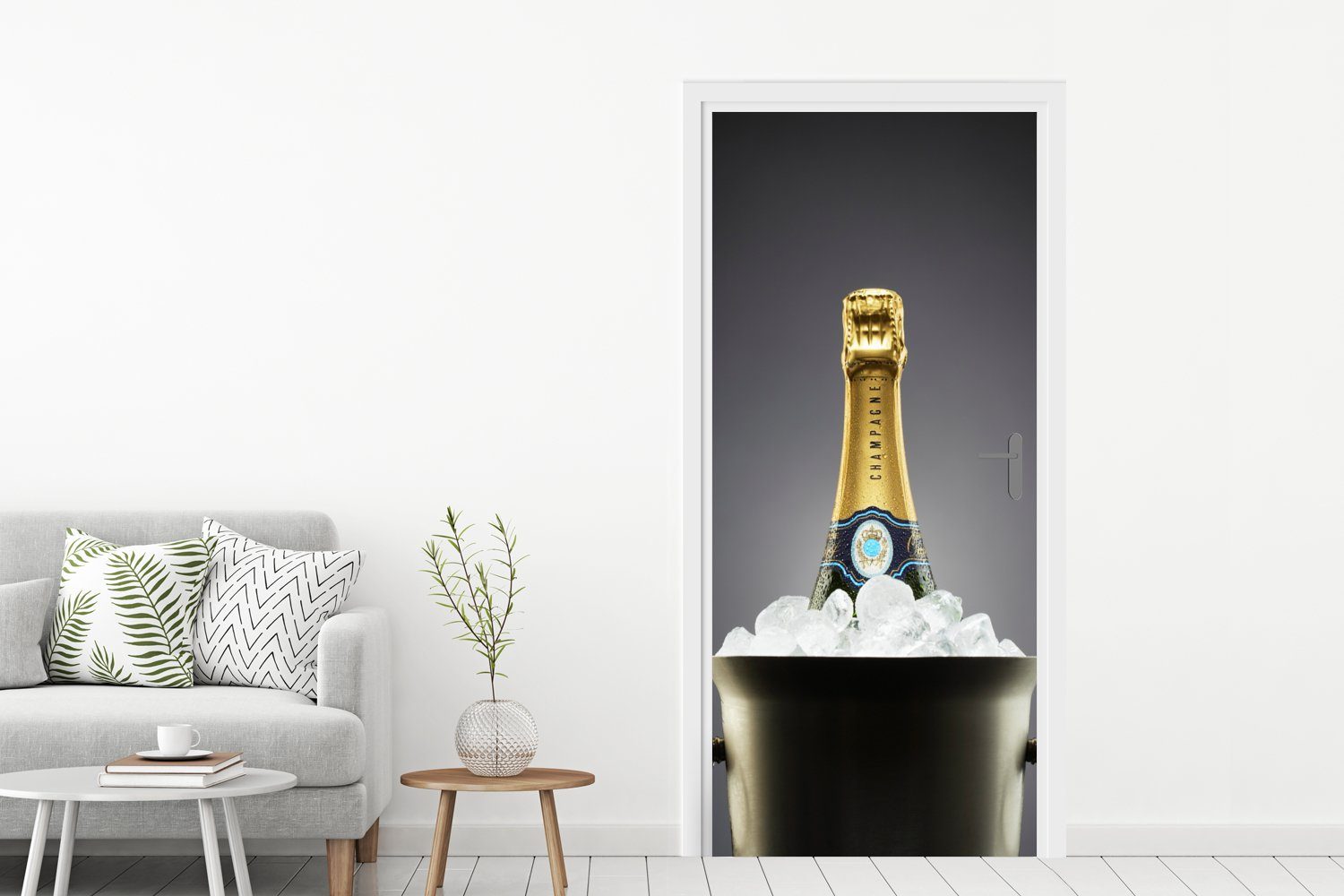 Eiskübel, St), 75x205 (1 Tür, cm Matt, MuchoWow Türtapete Türaufkleber, Champagnerflasche im für bedruckt, Fototapete