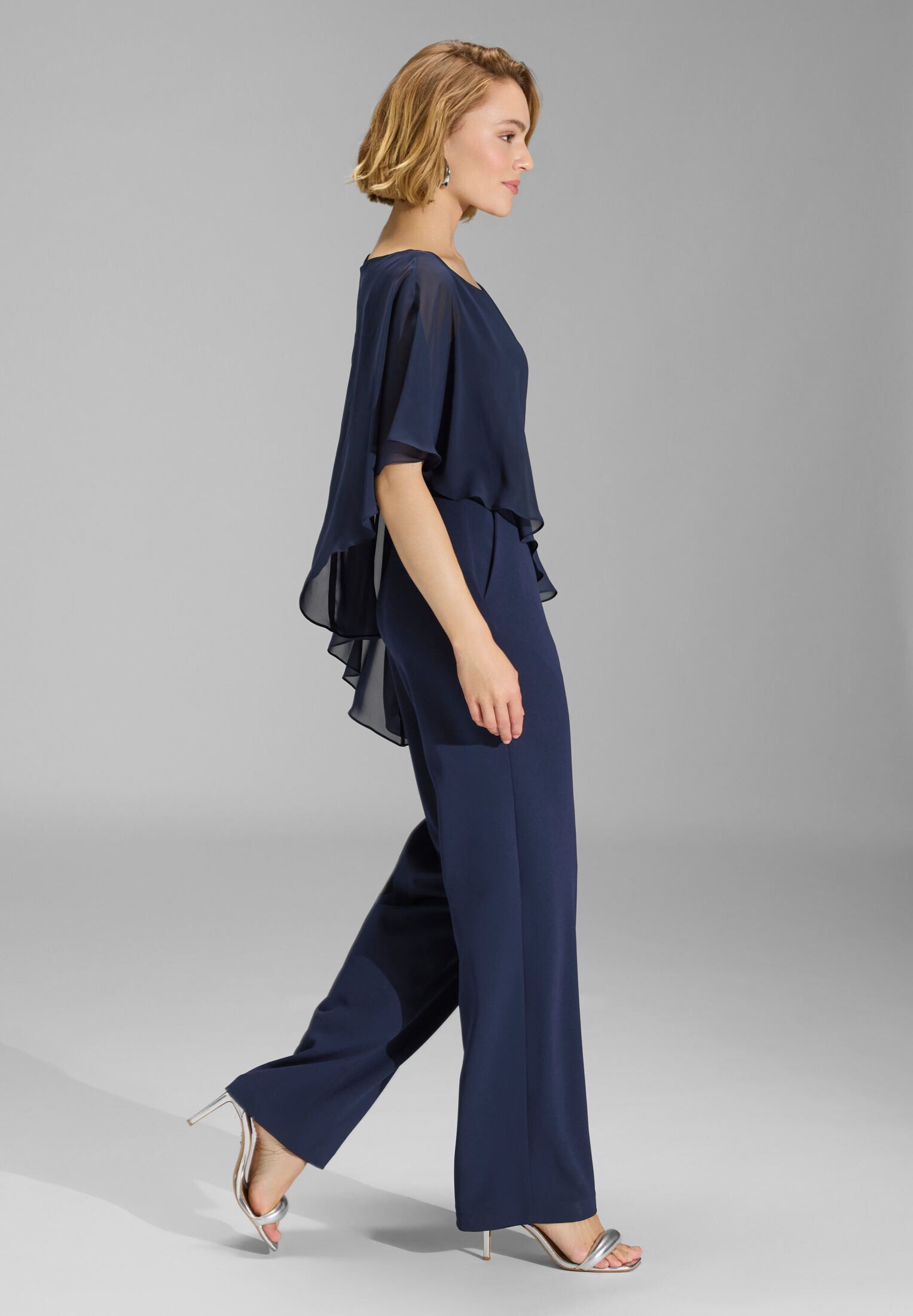 SWING Jumpsuit - Jumpsuit aus Crepe Jersey mit Chiffon Überwurf Oberteil in lockerer Passform – Bild 5 von 5