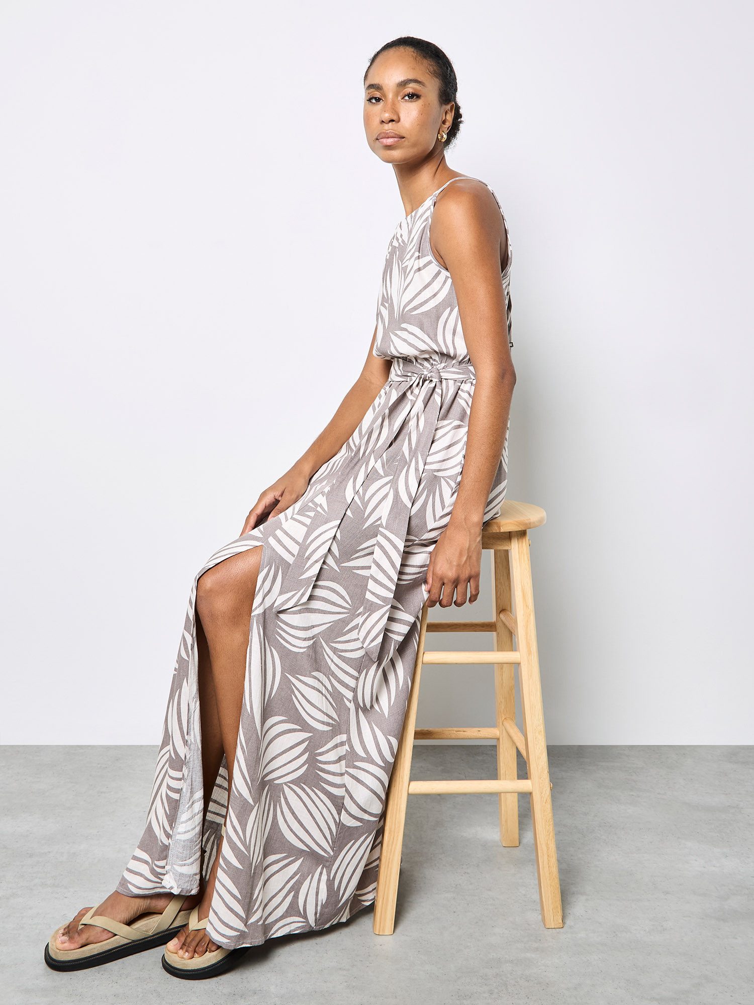 Apricot Maxikleid Maxikleid mit Muschelprint und hohem Kragen Druck günstig online kaufen