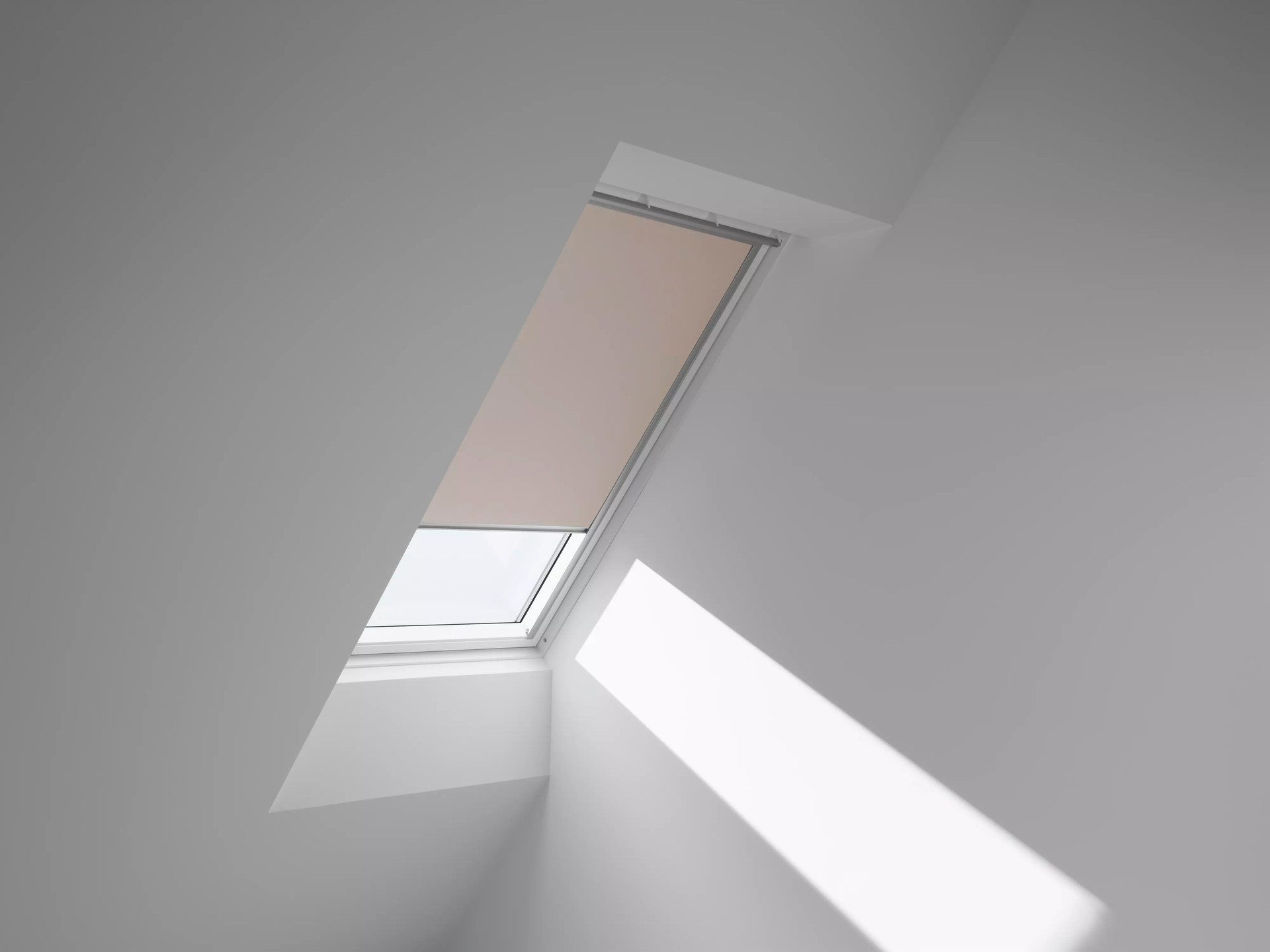 Verdunklungsrollo DKL 4556S, VELUX, verdunkelnd, ohne Bohren, in Führungsschienen, VELUX »Pick & Click!«, Stoff sandbeige mit weißen Führungsschienen & Griffleiste