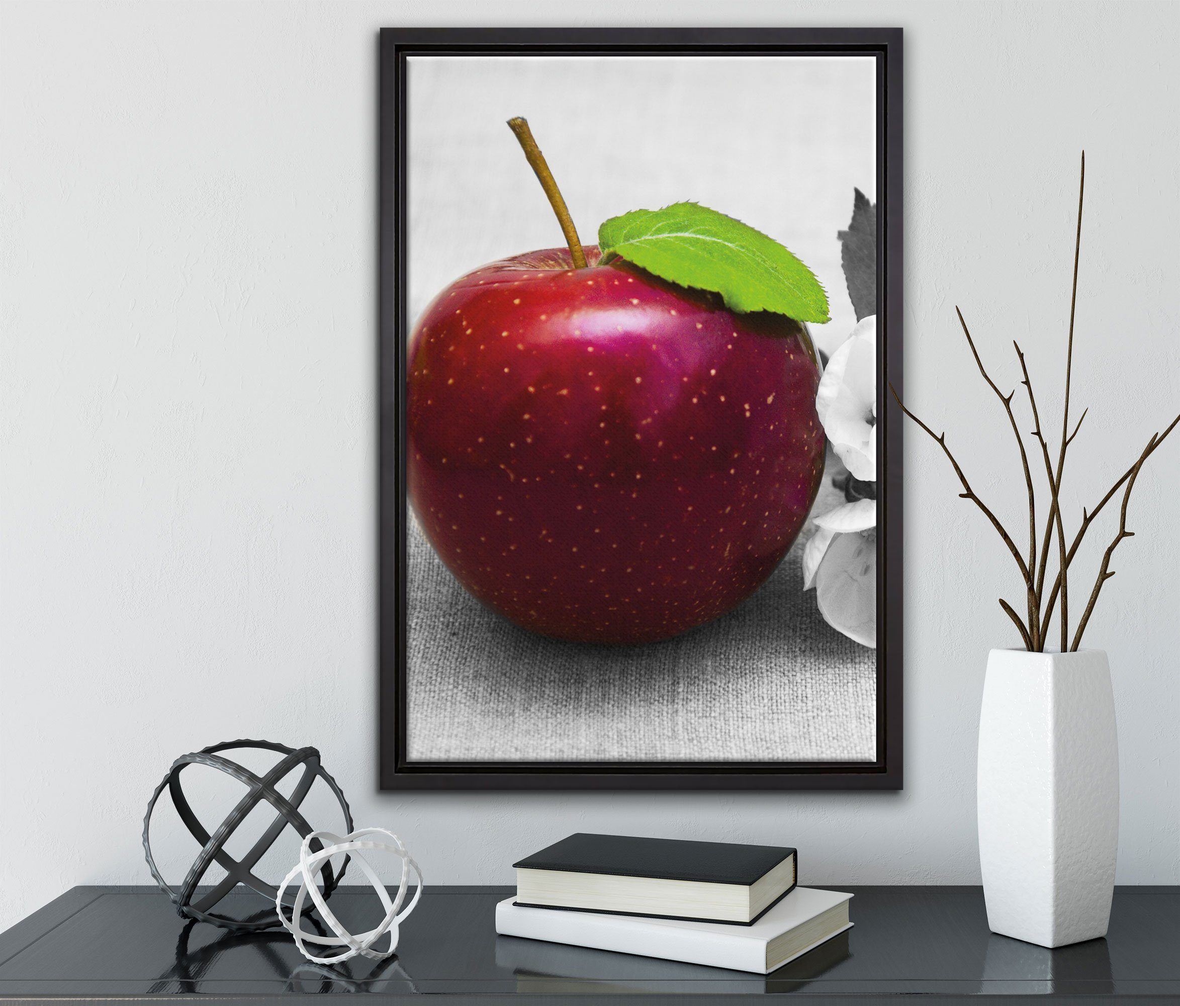 Pixxprint Leinwandbild einem Wanddekoration fertig Zackenaufhänger Schattenfugen-Bilderrahmen mit Schöner (1 bespannt, St), Blüten, inkl. gefasst, roter Leinwandbild Apfel in