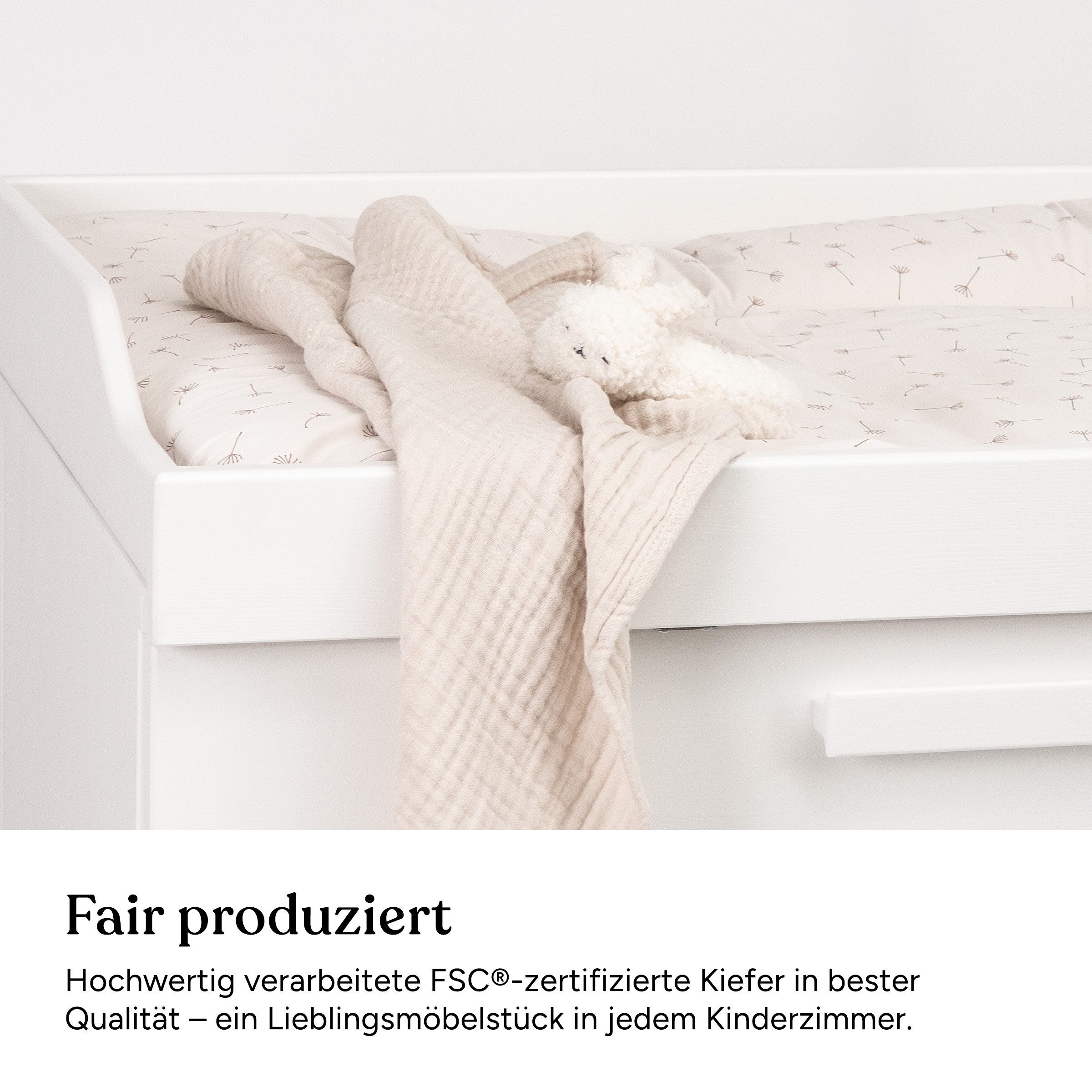 Ehrenkind Wickelkommode Linia mit abnehmbarem Wickelaufsatz aus Kiefer, 3 Schubladen + Regal, made in Europe – Bild 5 von 5
