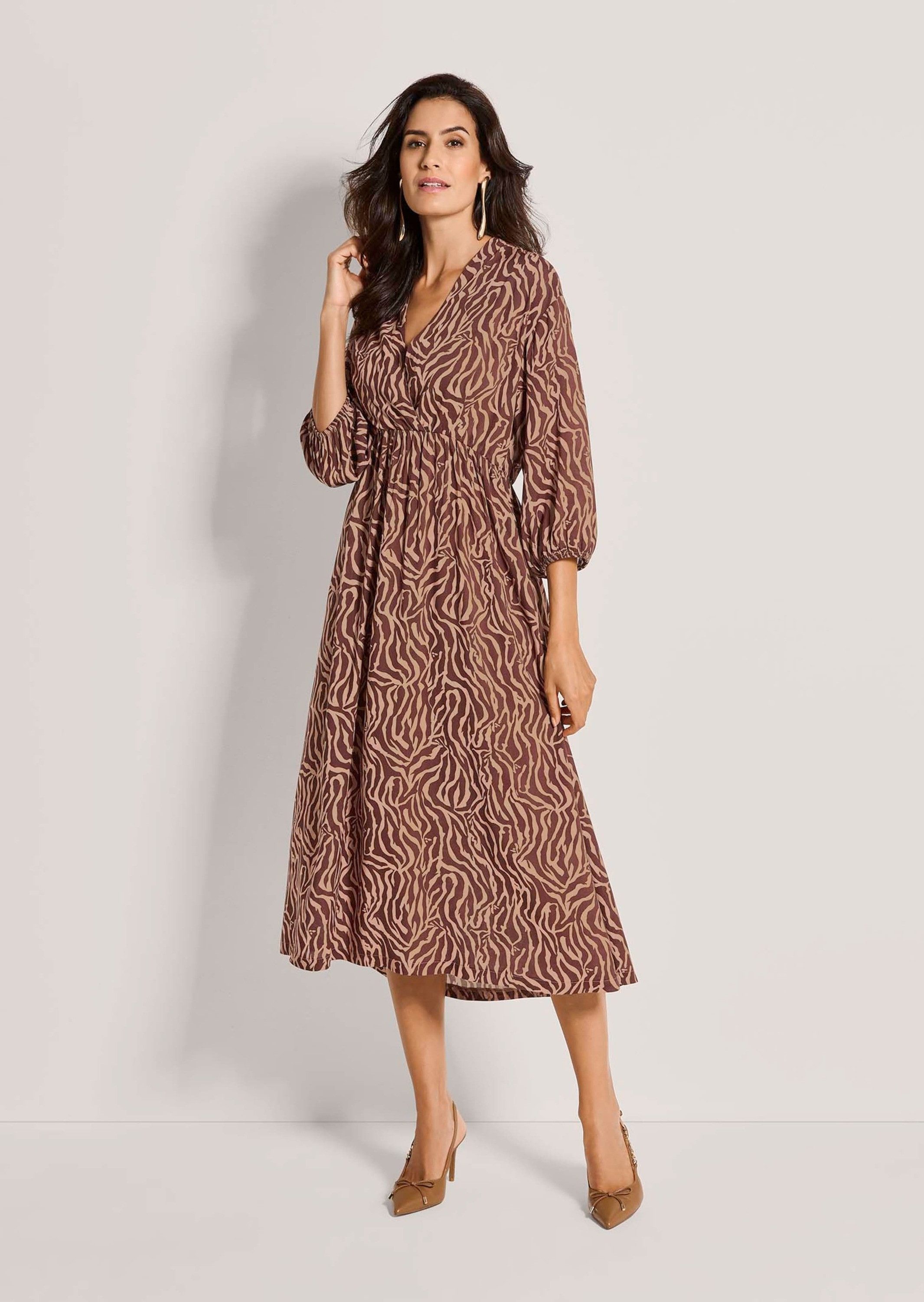 MADELEINE Midikleid Wickelkleid mit Allover-Print Freizeitkleid mit V-Aussc günstig online kaufen