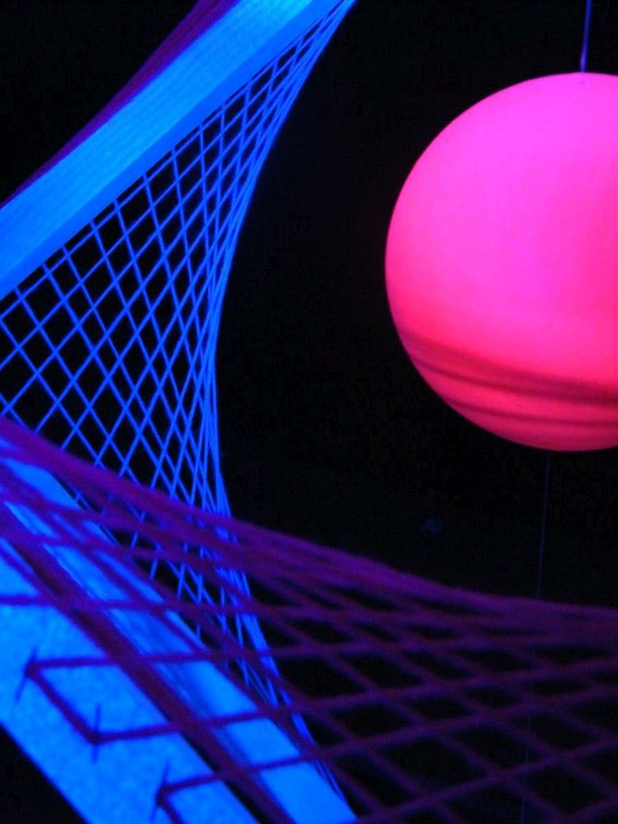 PSYWORK Dekoobjekt Schwarzlicht 3D StringArt Fadendeko Würfel "Pink Universe", 55cm, UV-aktiv, leuchtet unter Schwarzlicht