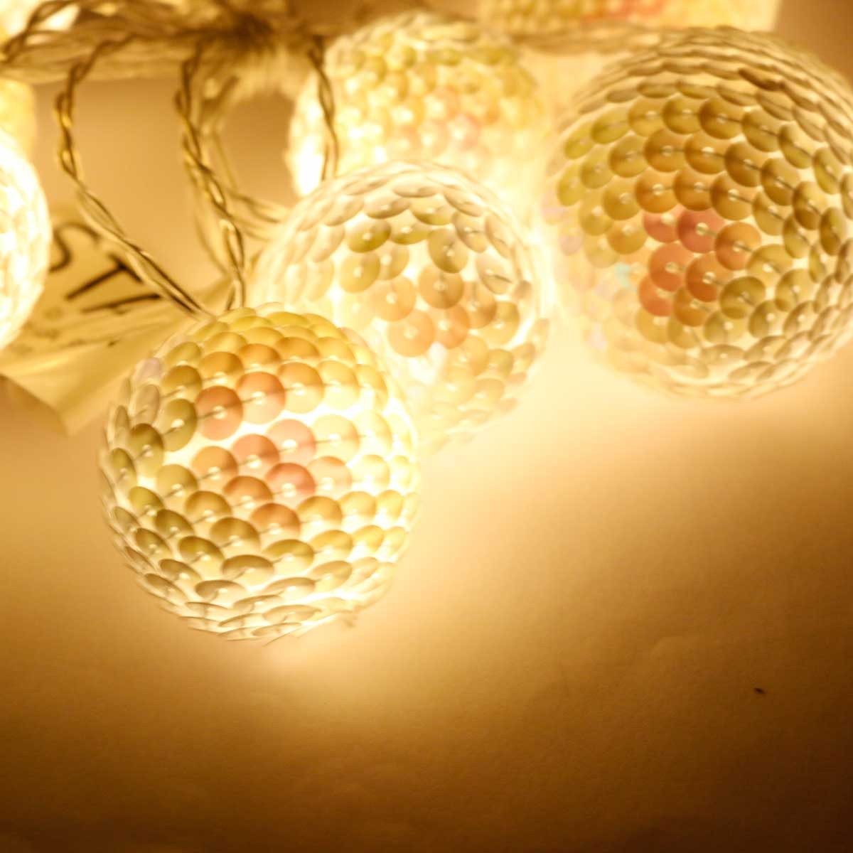 STAR TRADING LED-Lichterkette LED Lichterkette "Disco Light", Kugeln weiss, ww