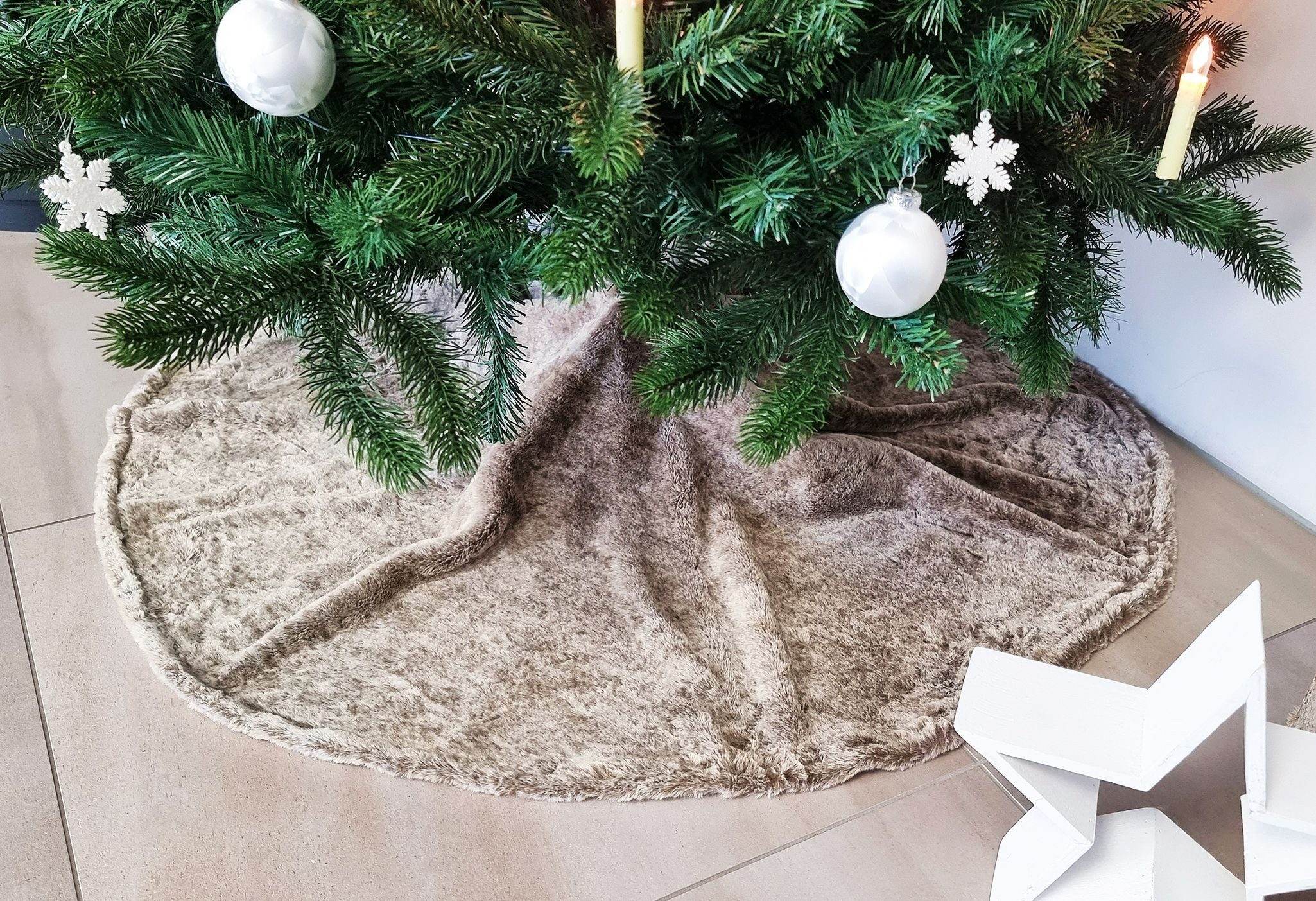 JACK Weihnachtsbaumdecke Kuschlige Christbaumdecke Rund Ø 90cm Weihnachtsbaumdecke Baumrock, Weihnachtsbaum Decke Unterlage Baumteppich Tannenbaumdecke