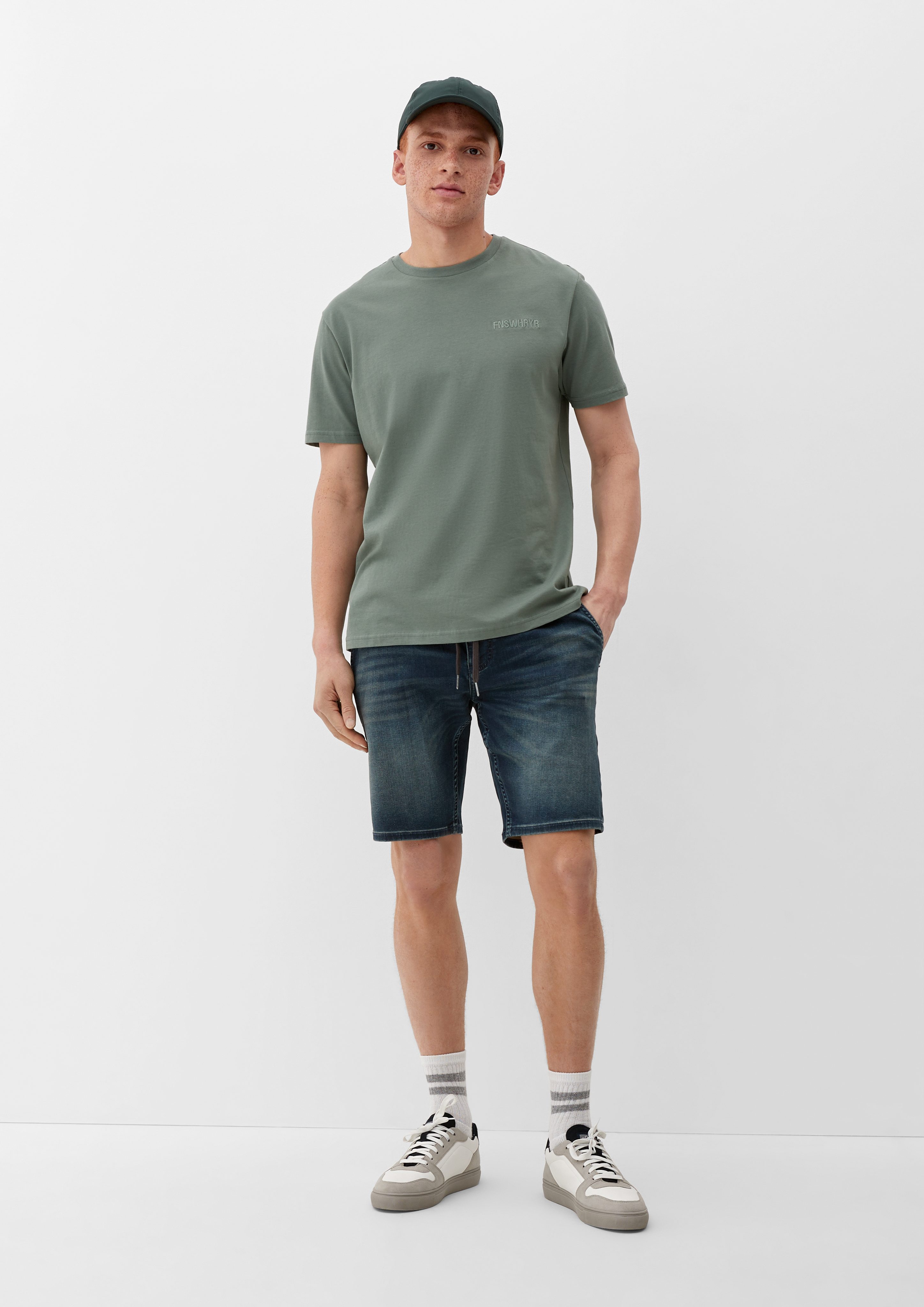 QS Jeansshorts Jeans-Shorts John / Regular Fit / Mid Rise / Straight Leg Waschung royalblau