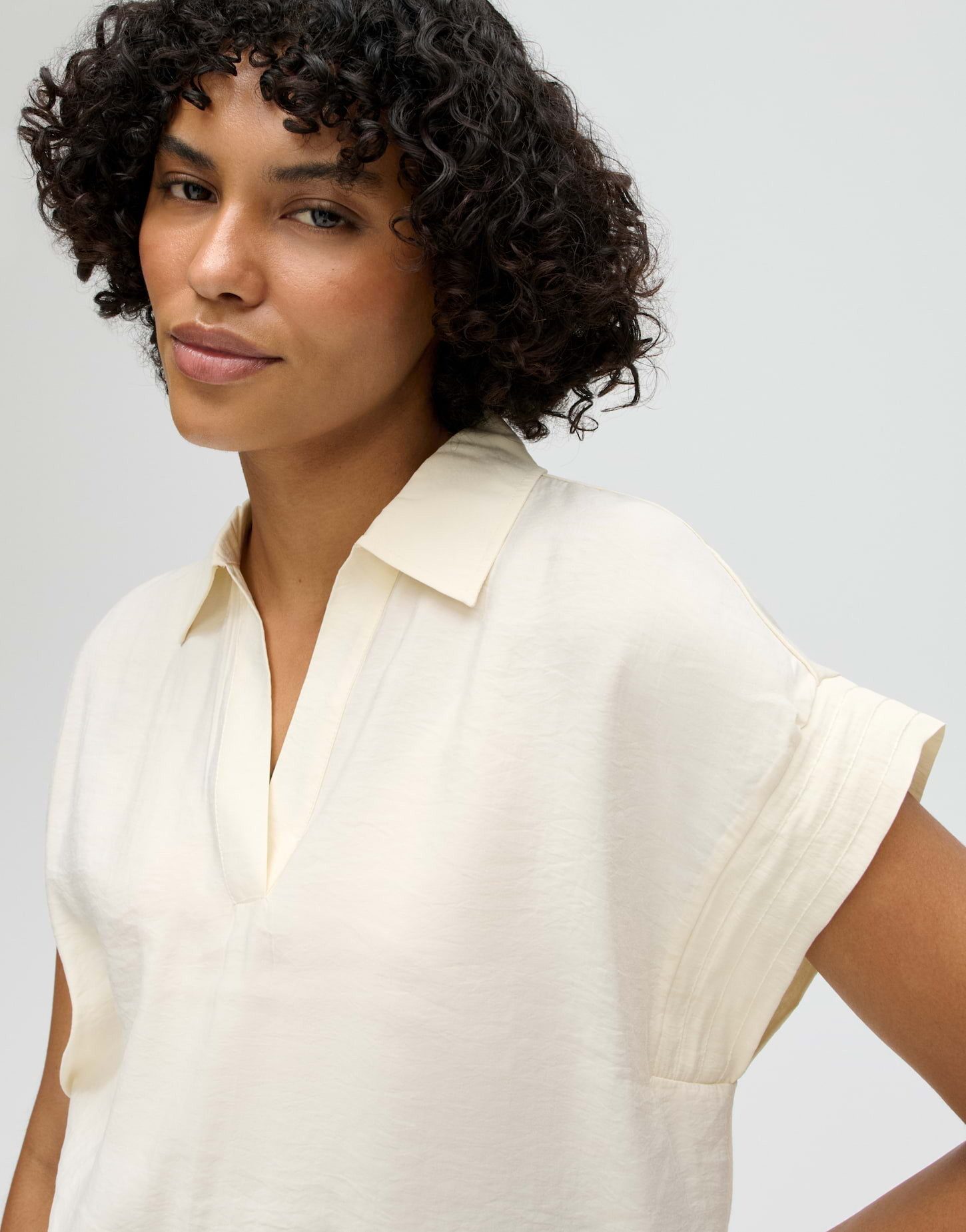 OPUS Kurzarmshirt mit leichter Front Rückenfalte für lockeren Fall – Bild 4 von 5
