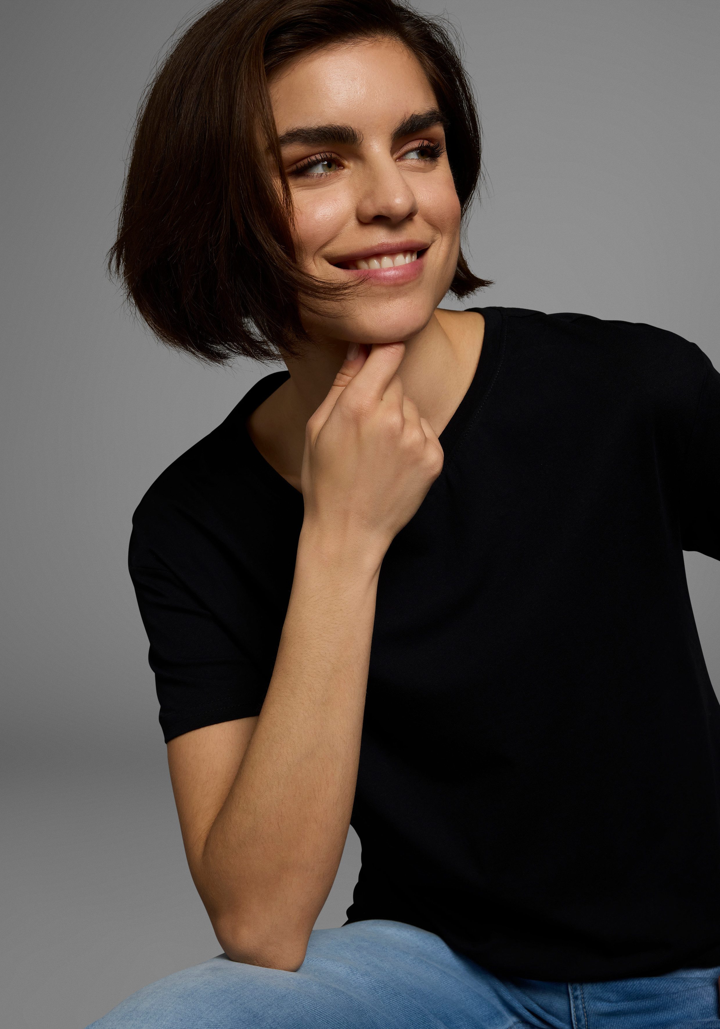 AJC T-Shirt Basic-Stil, Oversize-Passform, Rundhalsausschnitt