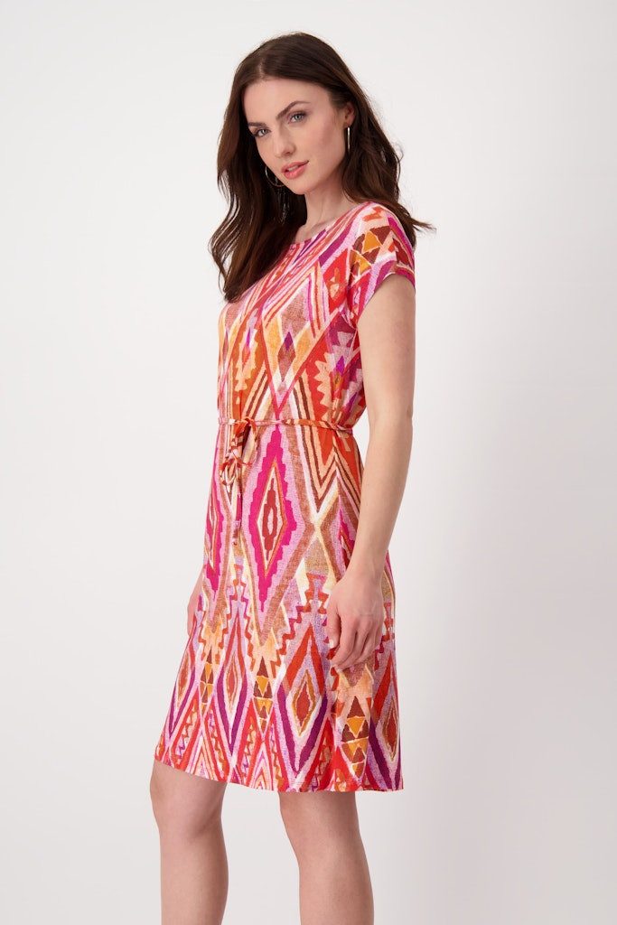 Monari Strandkleid mit Ikatmuster Taillenband für feminine Silhouette