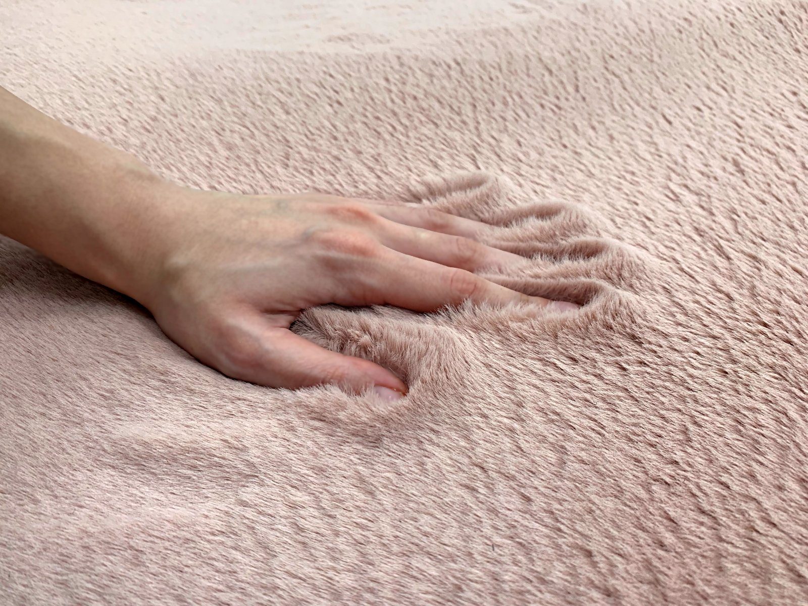 Fellteppich Stockholm, Mozato, Rechteck, Höhe: 30 mm, Fellteppich, Kuschelteppich, Kunsfell, besonders weich und flauschig, Uni Farben, Rutschsichere Rückseite Pink | Hochflor-Teppiche