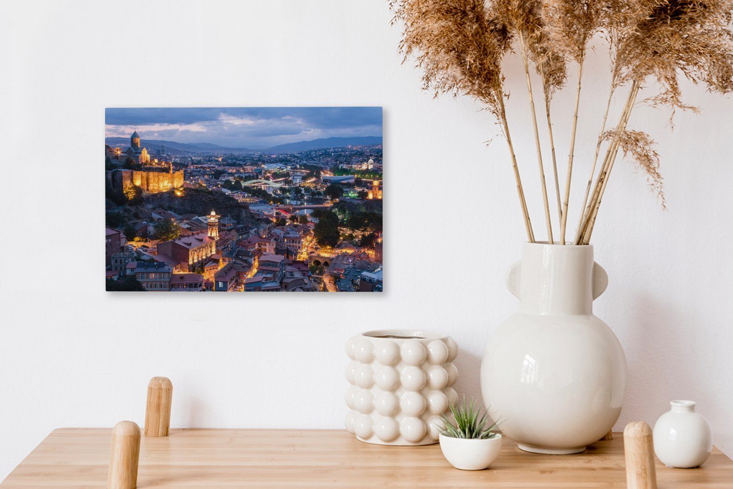 Wandbild Abend, über Tiflis St), cm am die Stadt 30x20 Leinwandbilder, Leinwandbild (1 Wanddeko, Blick Aufhängefertig, OneMillionCanvasses®
