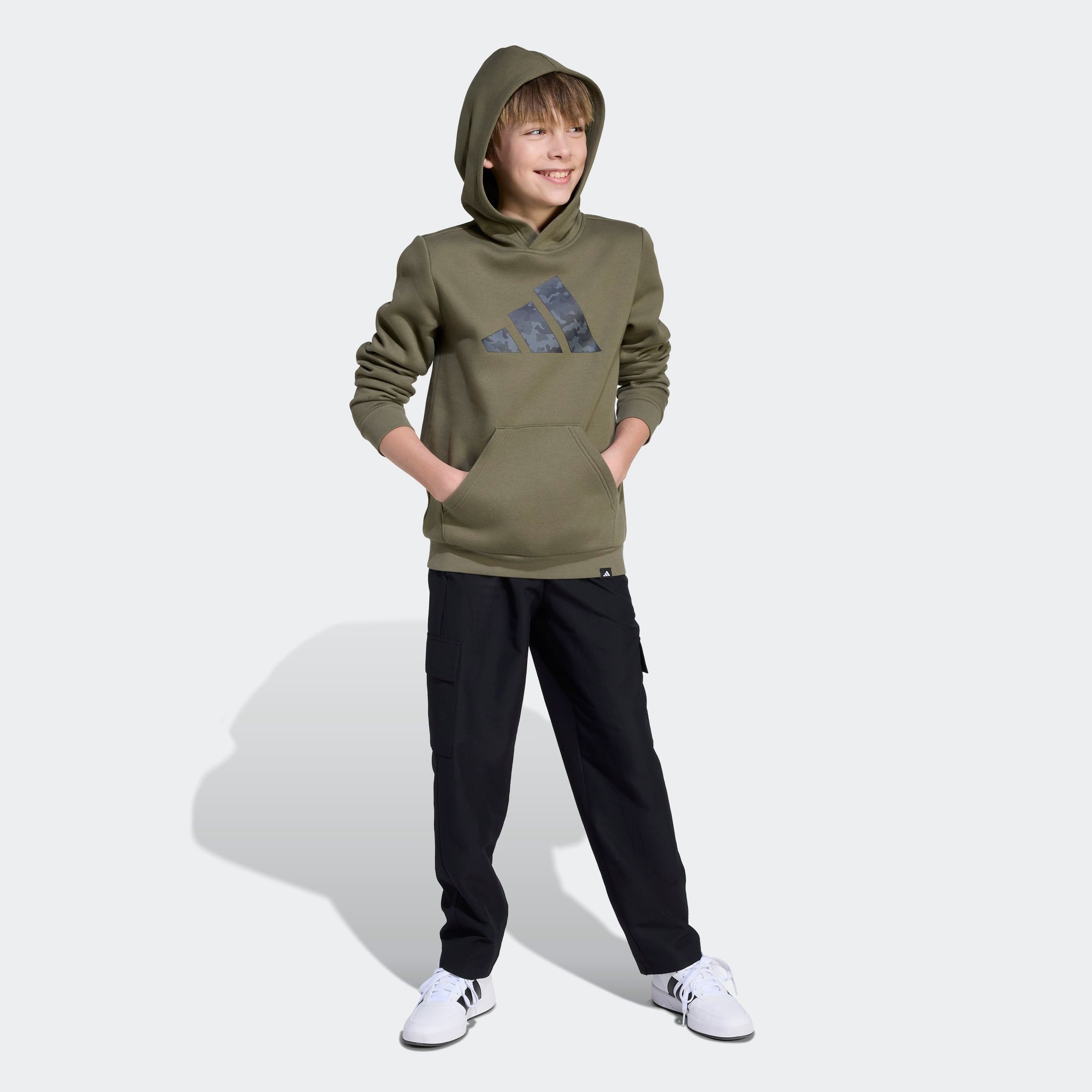 adidas Sportswear Kapuzensweatshirt MIT CAMOUFLAGE-GRAFIK FÜR KINDER