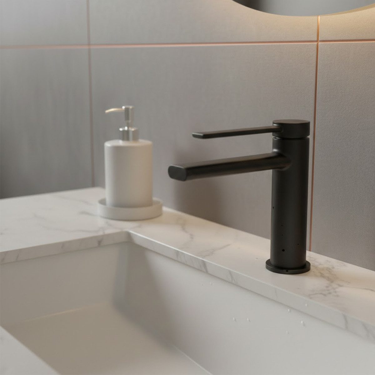 Belvit Waschtischarmatur BELVIT Waschtischarmatur Einhebelmischer, mit festem Auslauf (1-St., aus 100% Messing) für Waschbecken, Bad & Gästebad, in Chrom oder Mattschwarz, Hochdruck