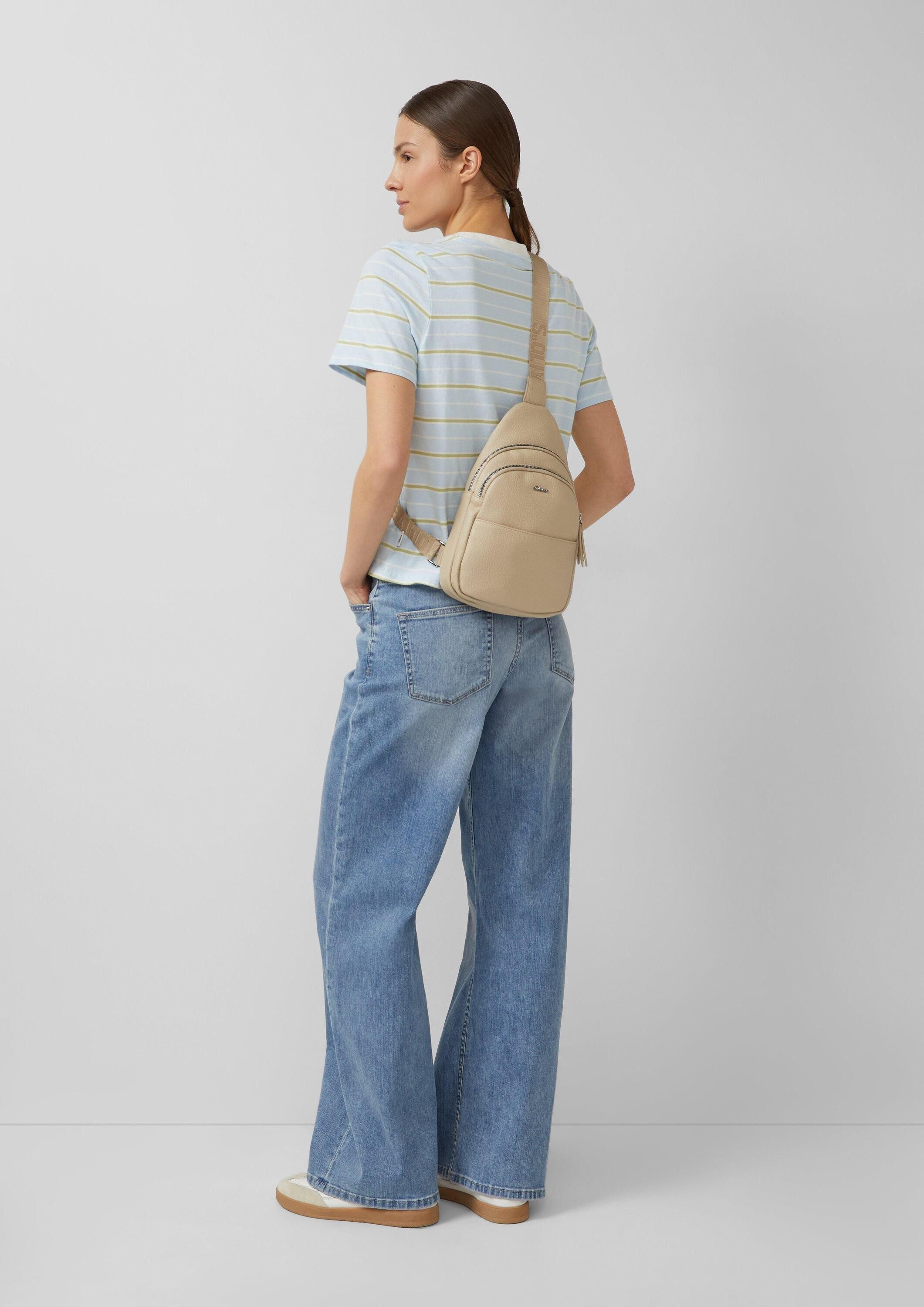 s.Oliver Rucksack Tasche, Rucksack in Leder-Optik mit Logo und Reißverschluss