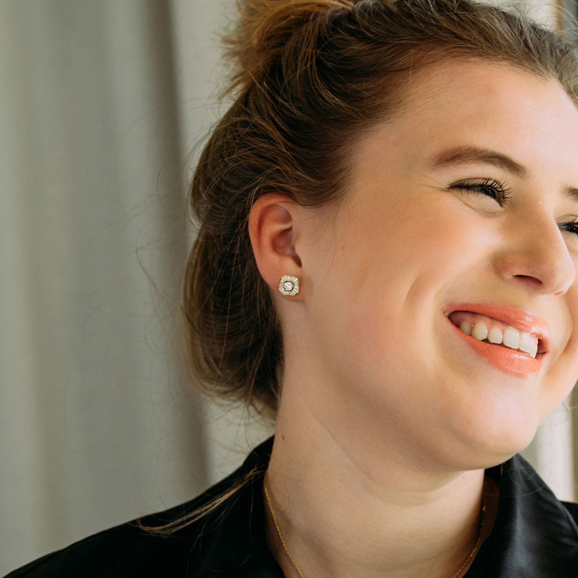 Julie Julsen Paar Ohrstecker 925 Silber vergoldet Blüte Zirkonia weiß