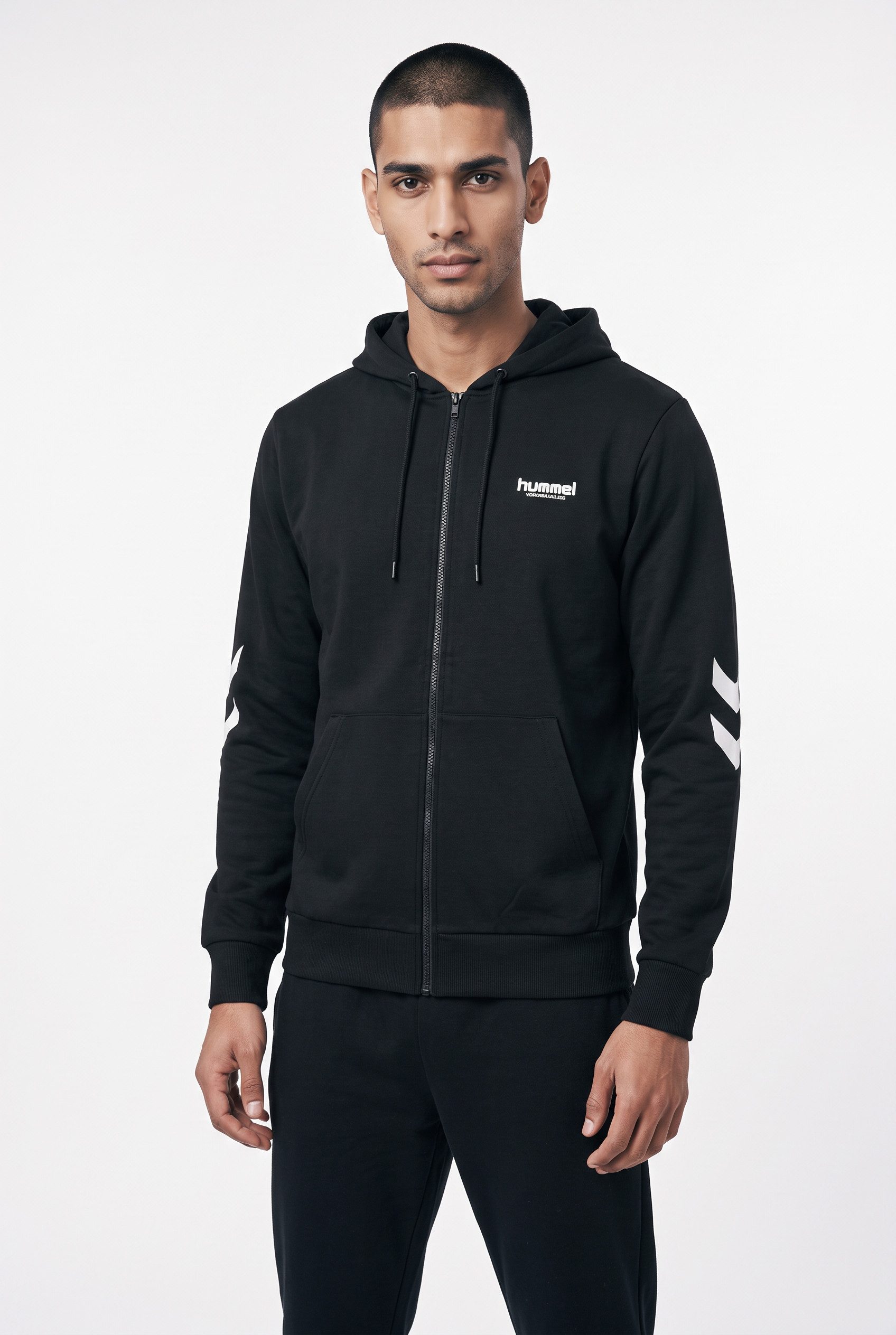 hummel Kapuzensweatshirt HMLLEGACY 2.0 ZIP HOODIE sportlicher Schnitt, für vielseitige Aktivitäten, mit Kapuze