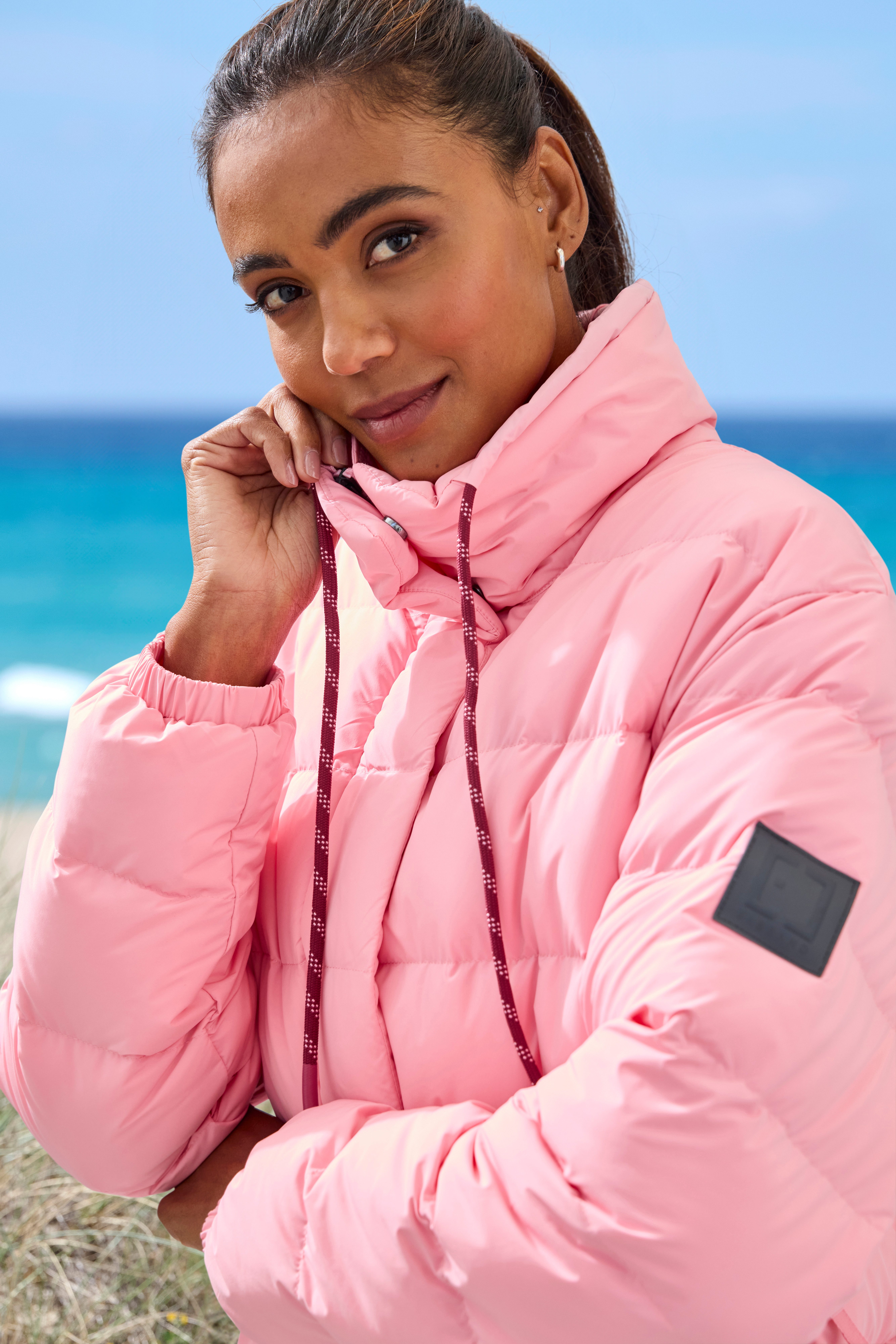 Elbsand Steppjacke mit großem seitlichen Logo-Print