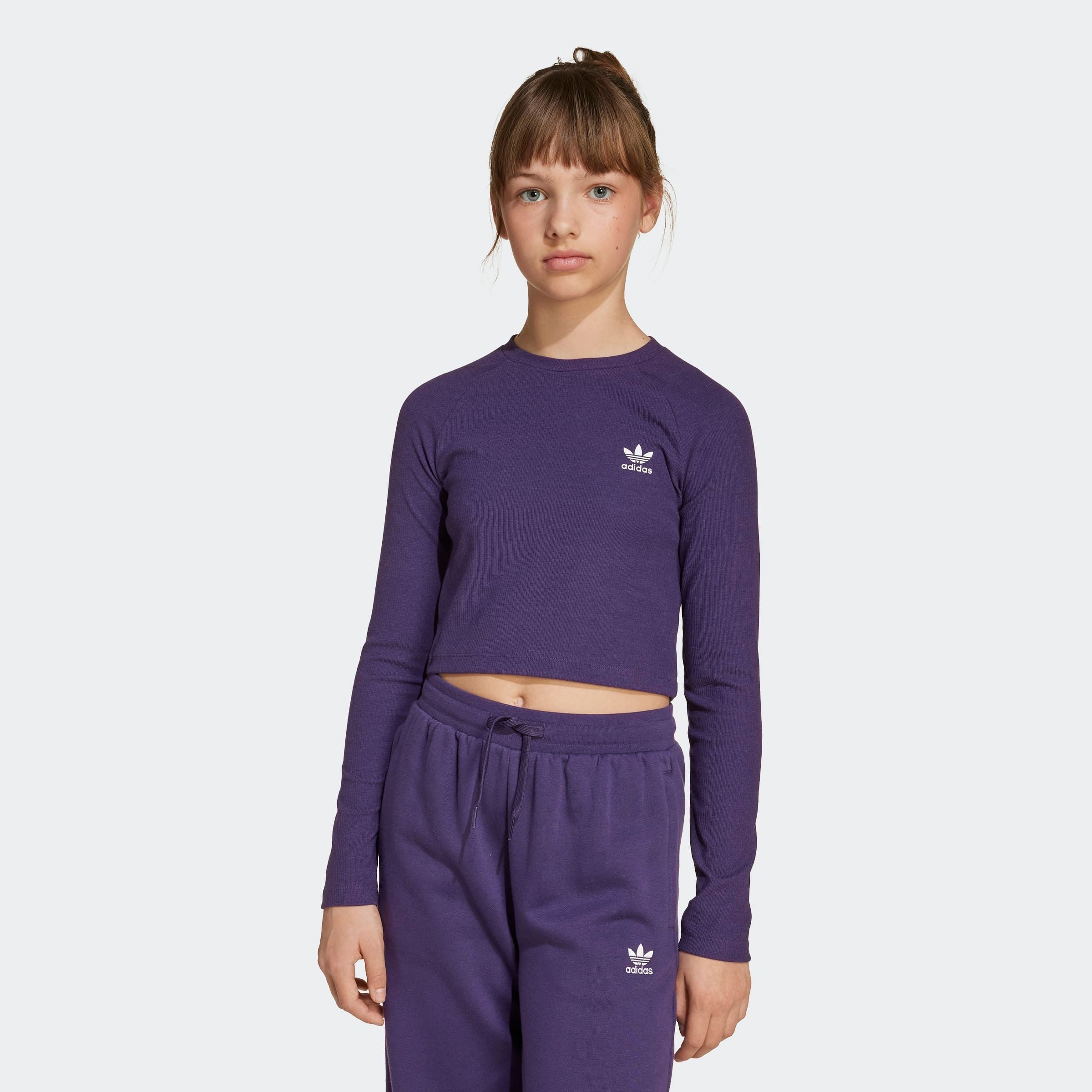 adidas Originals Langarmshirt LANGÄRMELIGES, KÜRZER GESCHNITTENES AUS RIPPSTRICK FÜR KINDER Langarm, schmale Passform, geripptes Material, aus Baumwollmix
