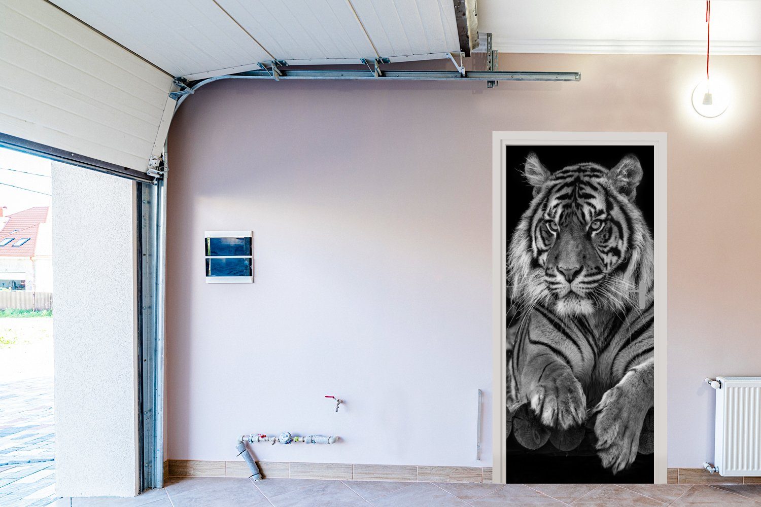 MuchoWow Türtapete Sumatra-Tiger auf St), bedruckt, Hintergrund, Matt, (1 Fototapete Türaufkleber, schwarzem 75x205 für Tür, cm